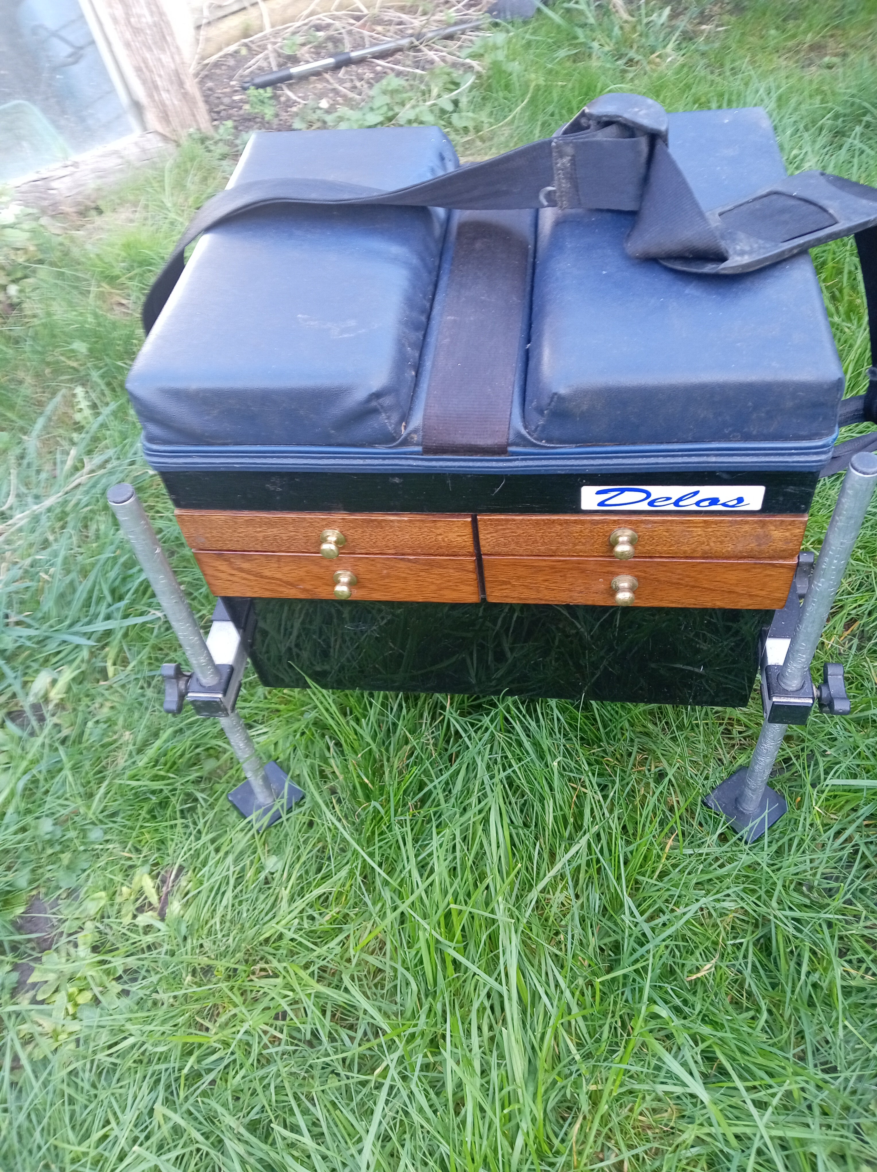 Delos 4-Drawer Fishing Seat Box - Traditional Retro Design - VGC