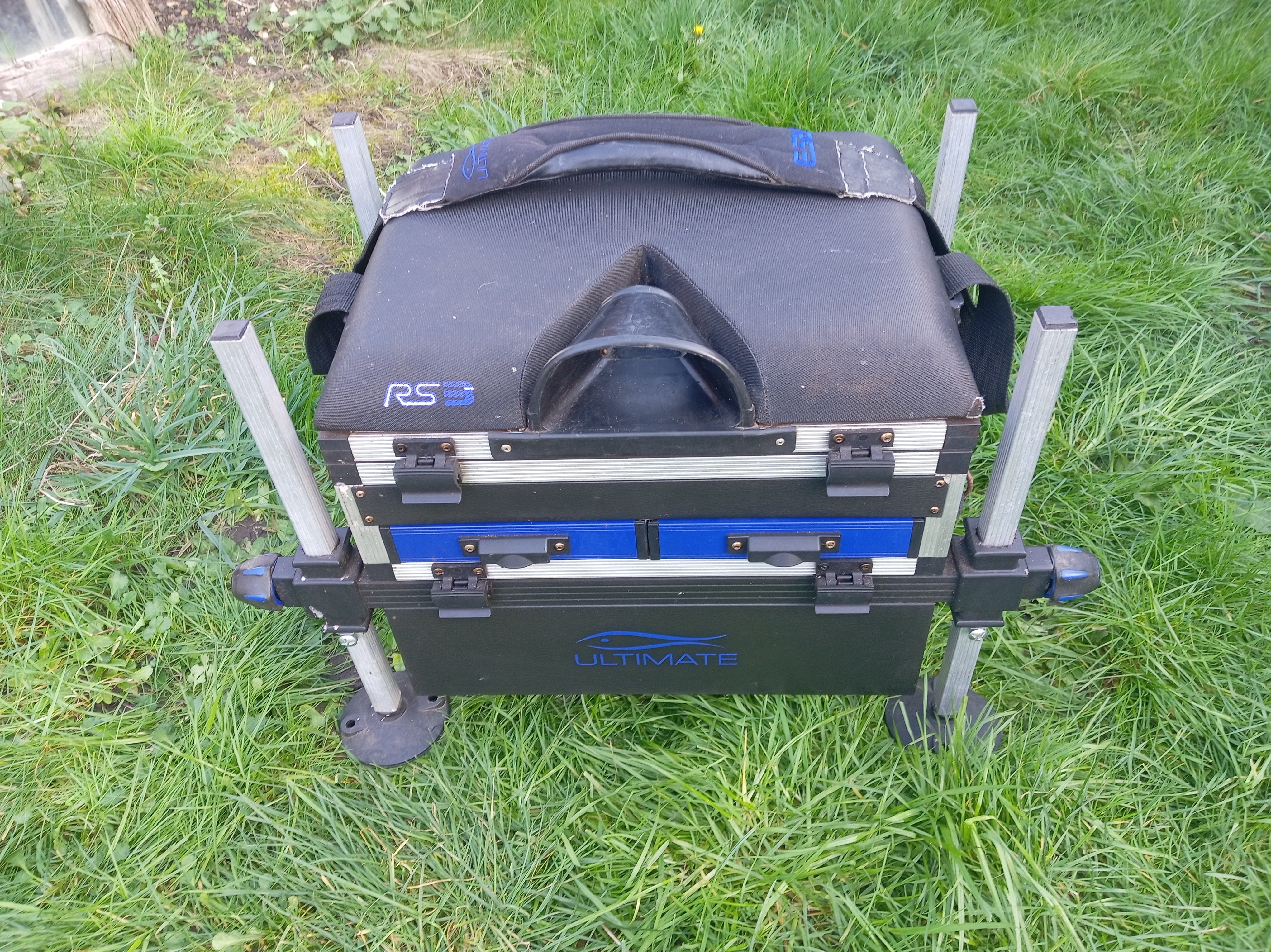 Ultimate RS3 Fishing Seat Box - Large Capacity Tackle Storage - Good Used Condition