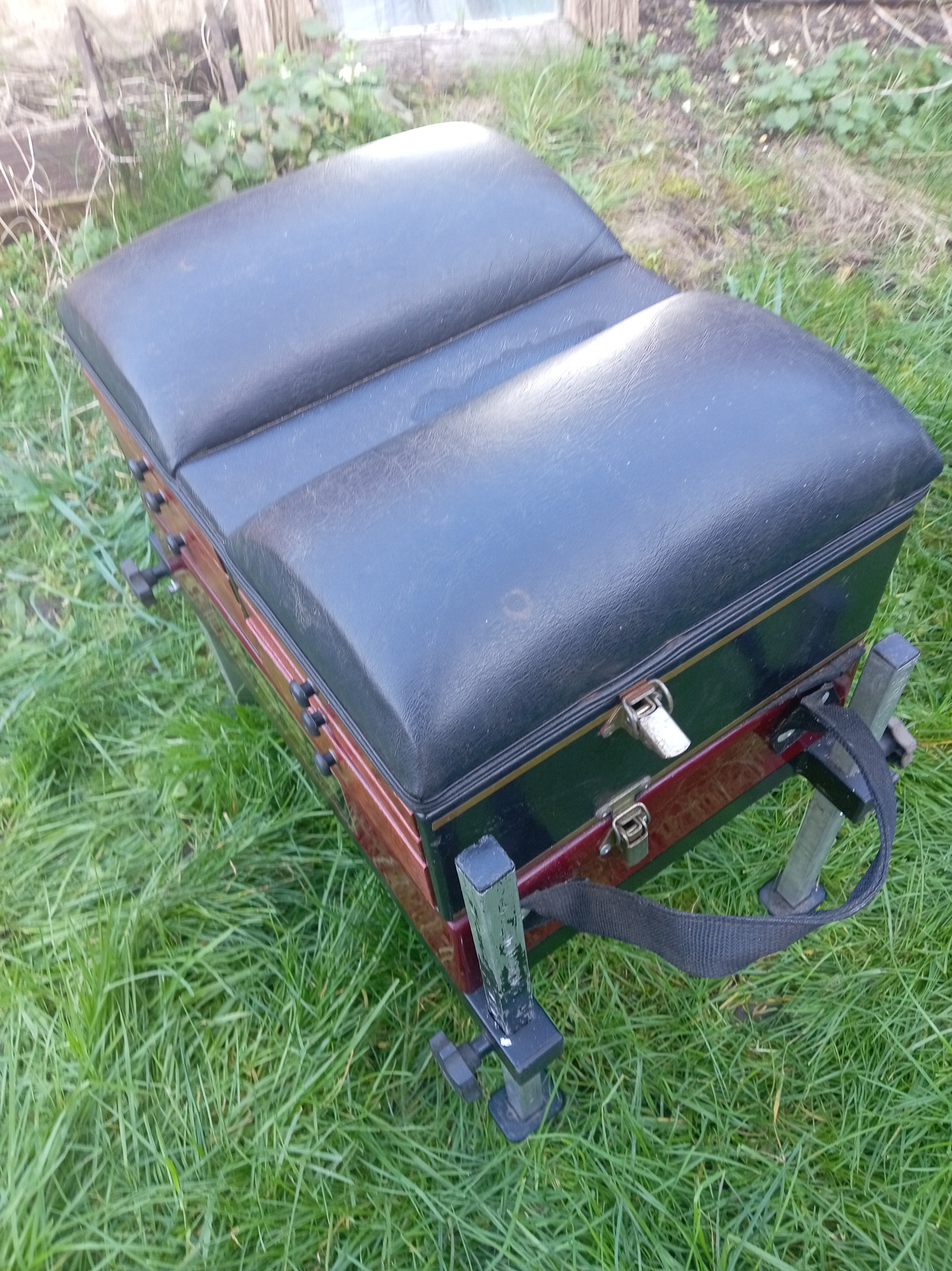 BOSS Tackle Developments Retro Fishing Seat Box - Large Capacity - VGC