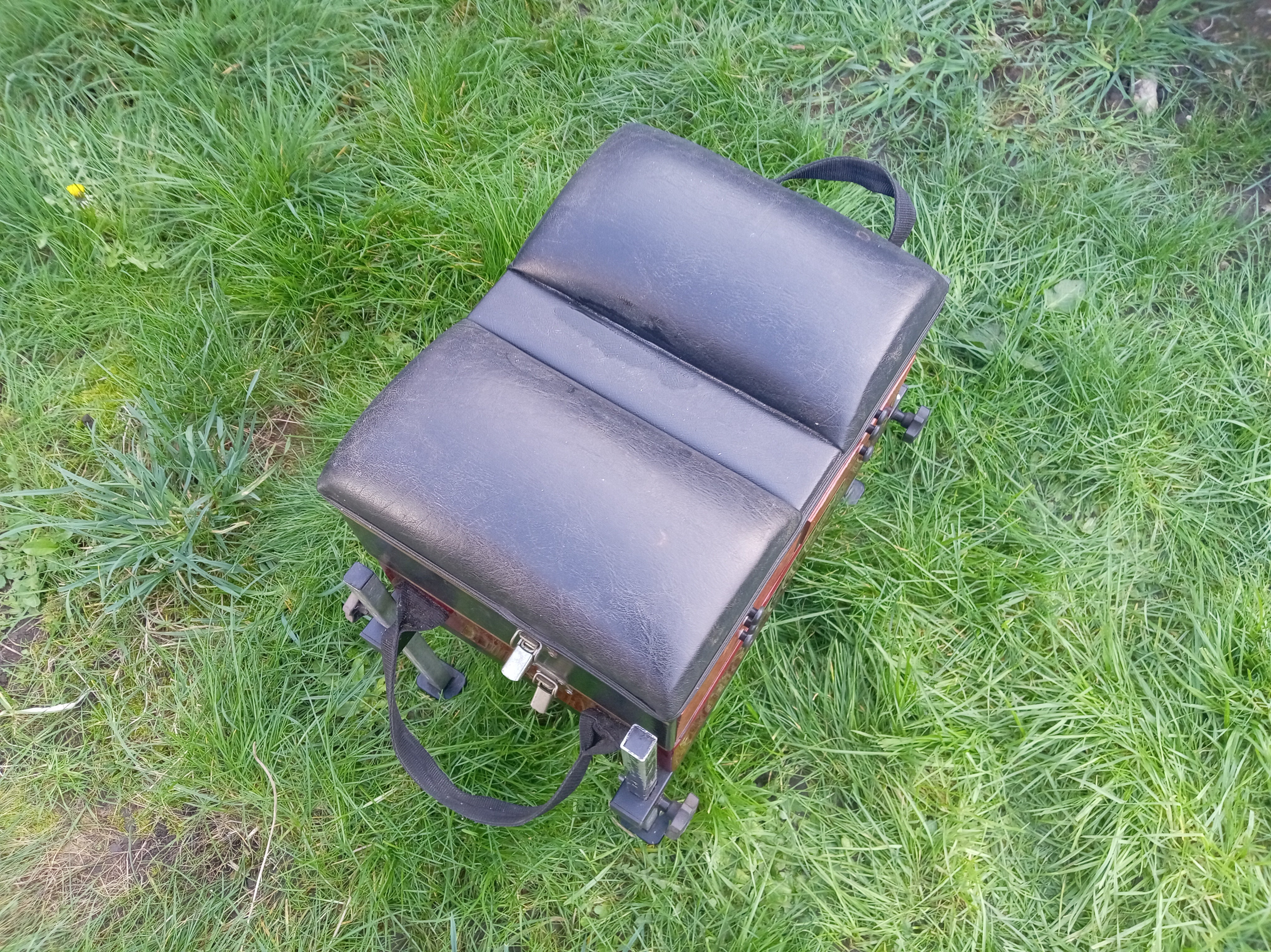 BOSS Tackle Developments Retro Fishing Seat Box - Large Capacity - VGC