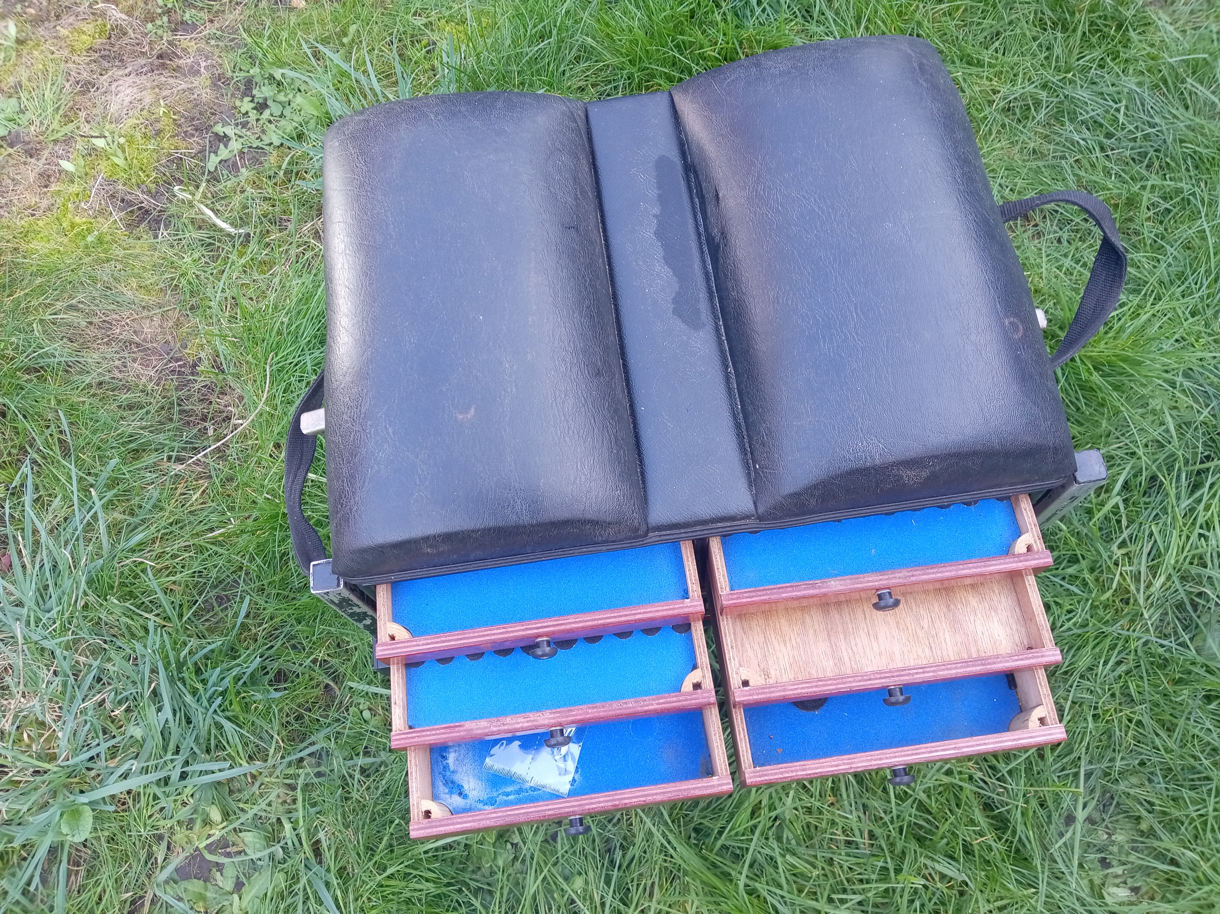 BOSS Tackle Developments Retro Fishing Seat Box - Large Capacity - VGC