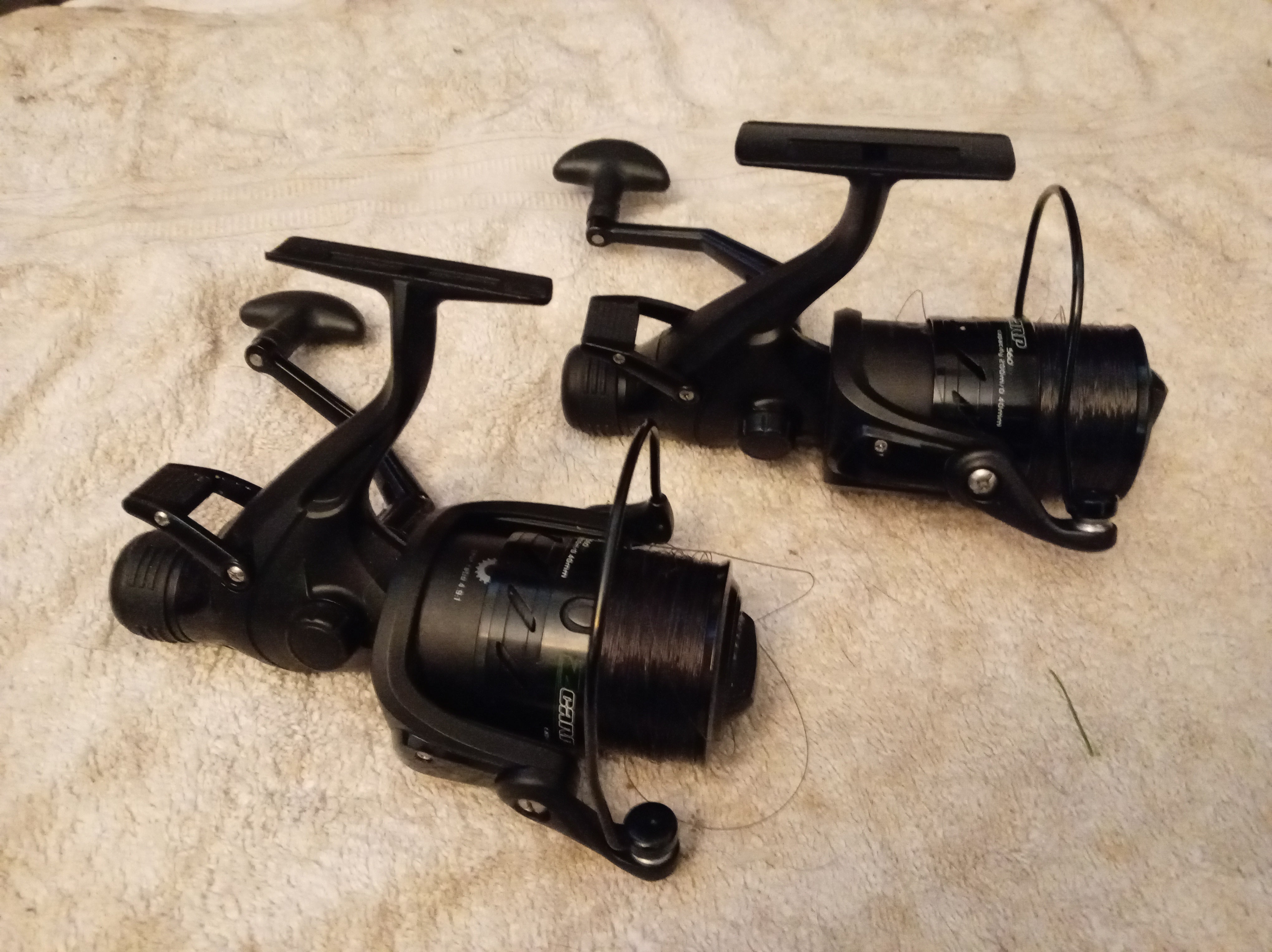 Zebco Z Carp 560 Runner Reels (Pair) - 5BB Free Spool - Loaded 12lb Mono - VGC