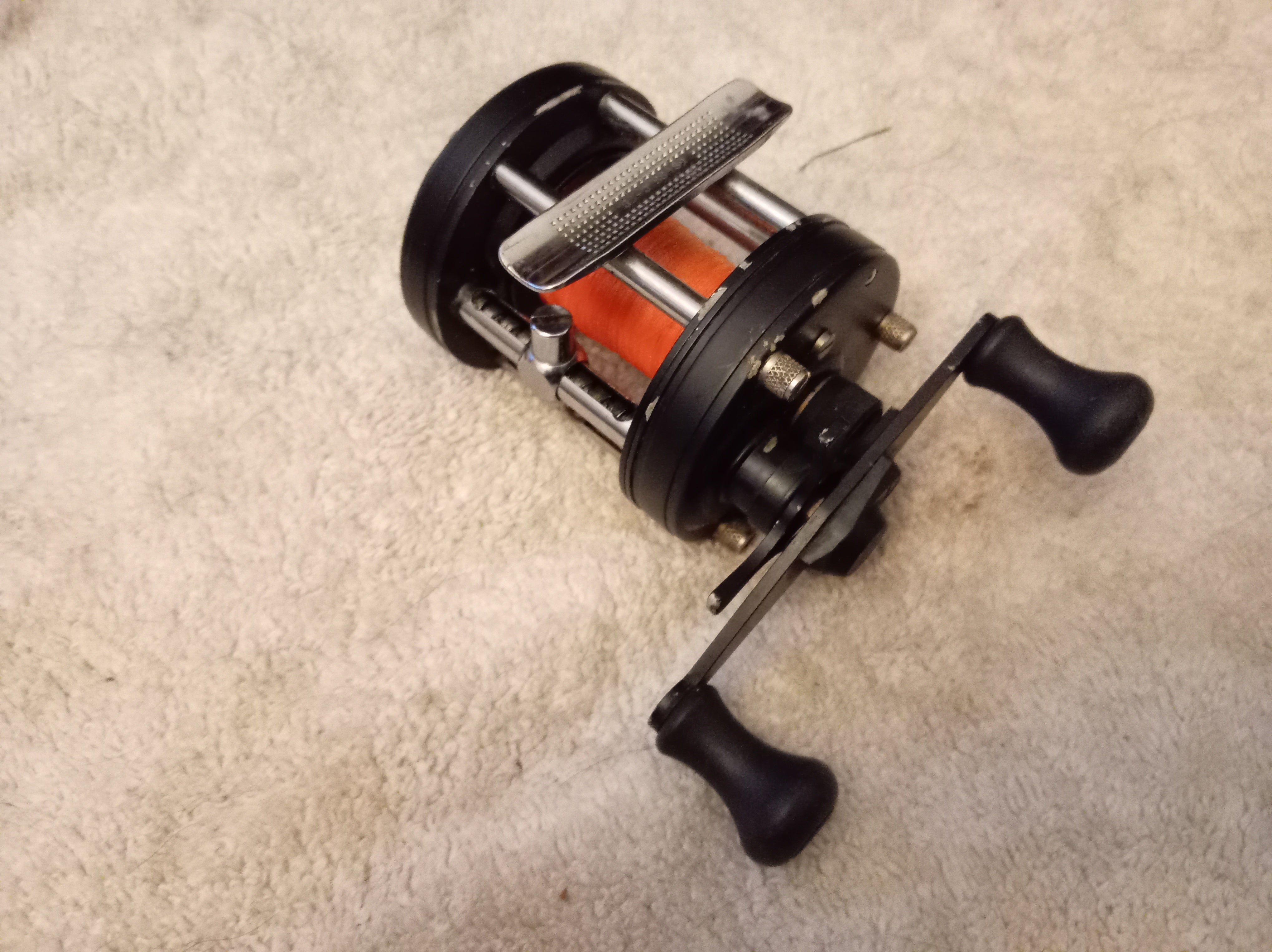 Abu Garcia Ambassadeur S.I.X Multiplier Reel - Classic Baitcaster Reel