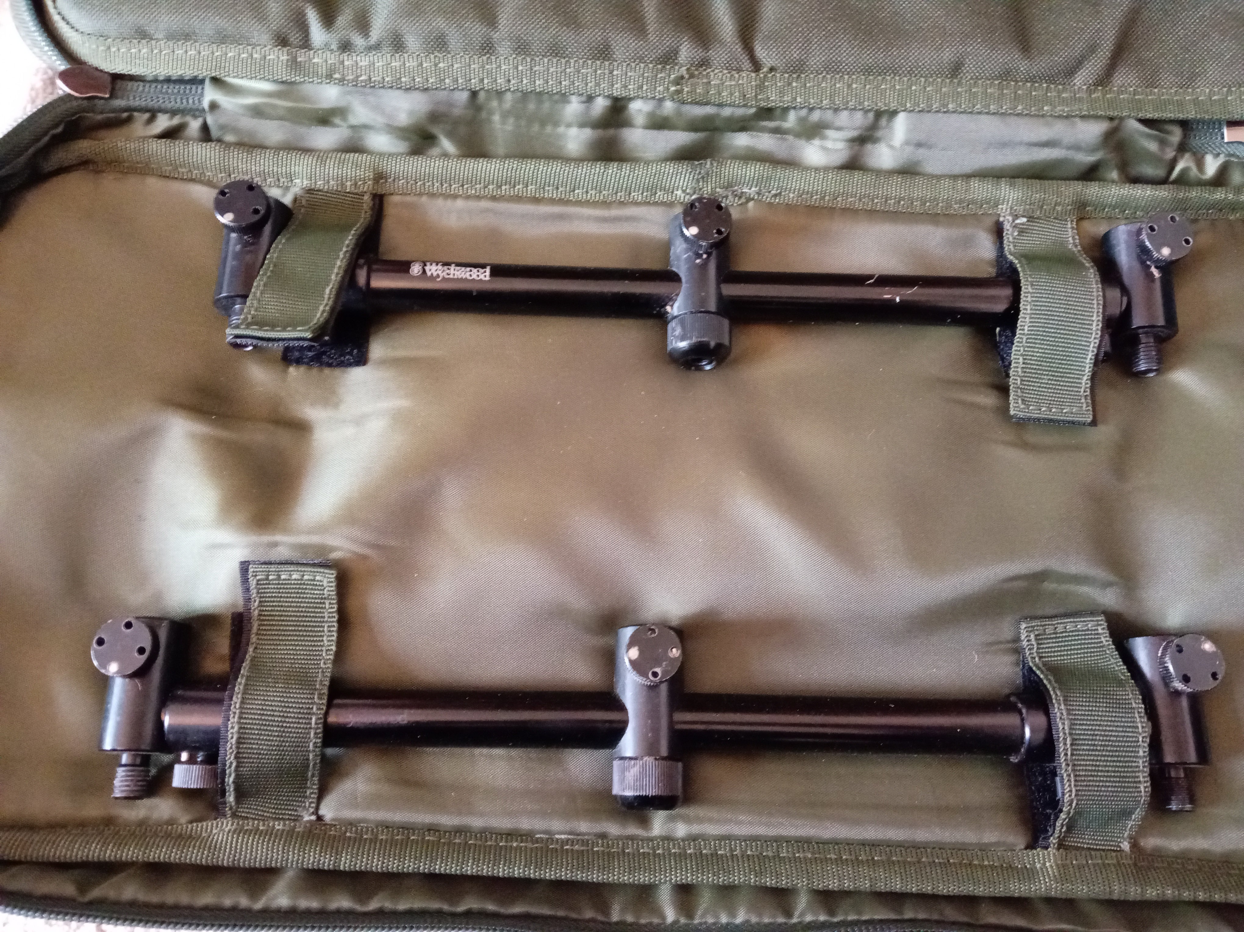3-Rod Goalpost Set - Extending Wychwood Buzz Bars, 4x 30cm Banksticks & Padded Bag