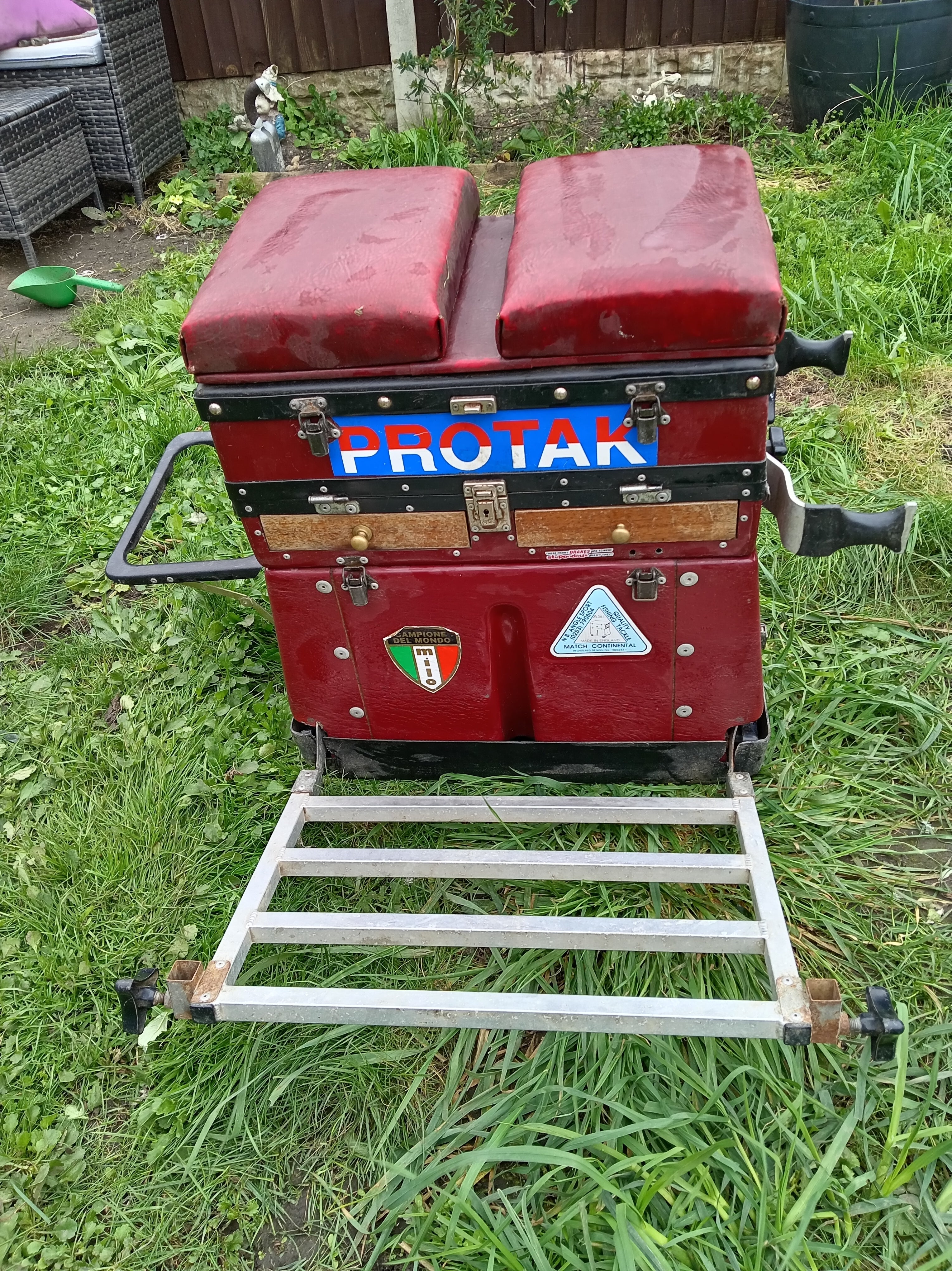 AS1 Fishing Seat Box with Footplate - Vintage Match Tackle