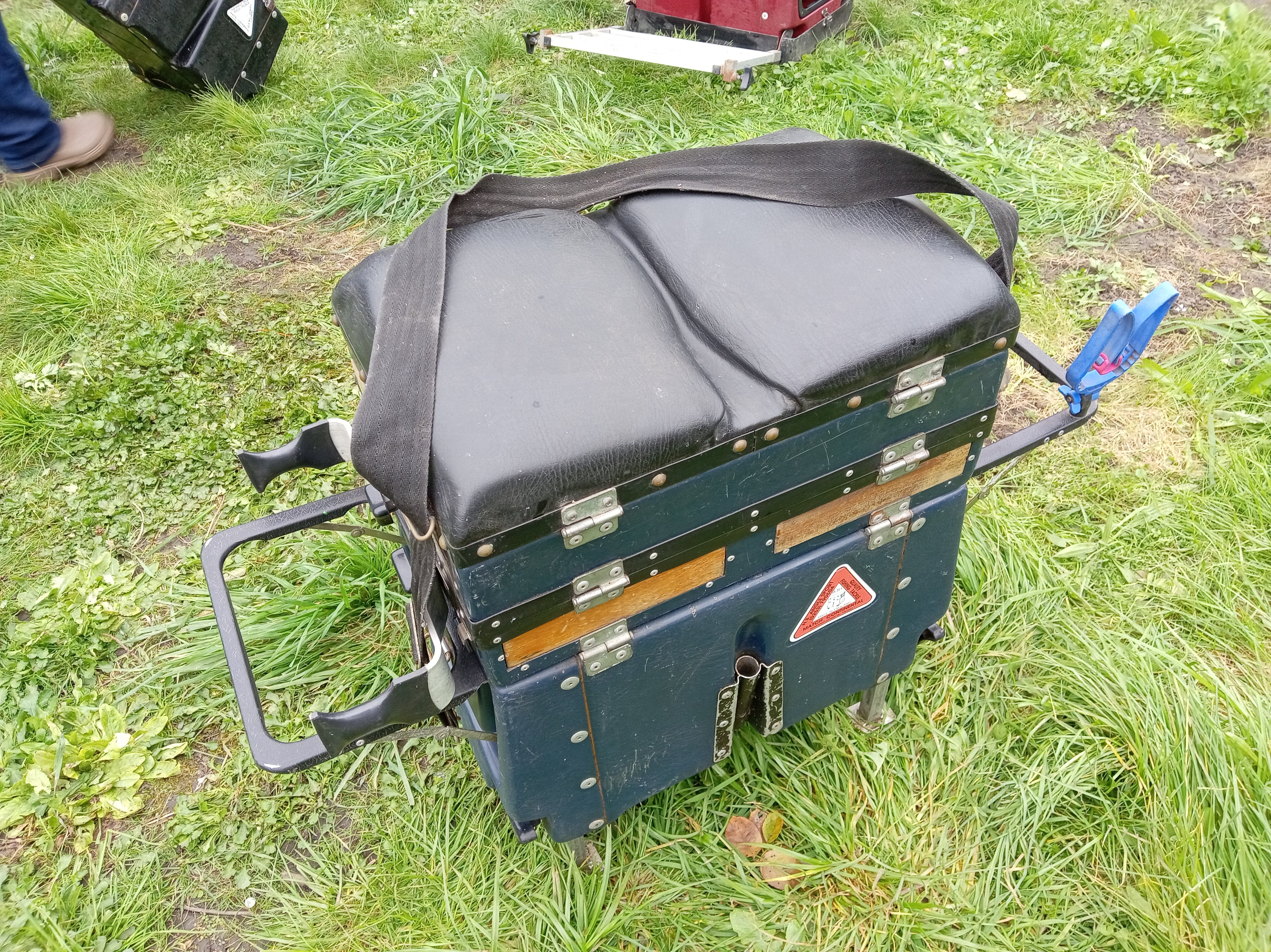 Classic AS1 Fishing Seat Box - Complete, Inc Footplate & Tray