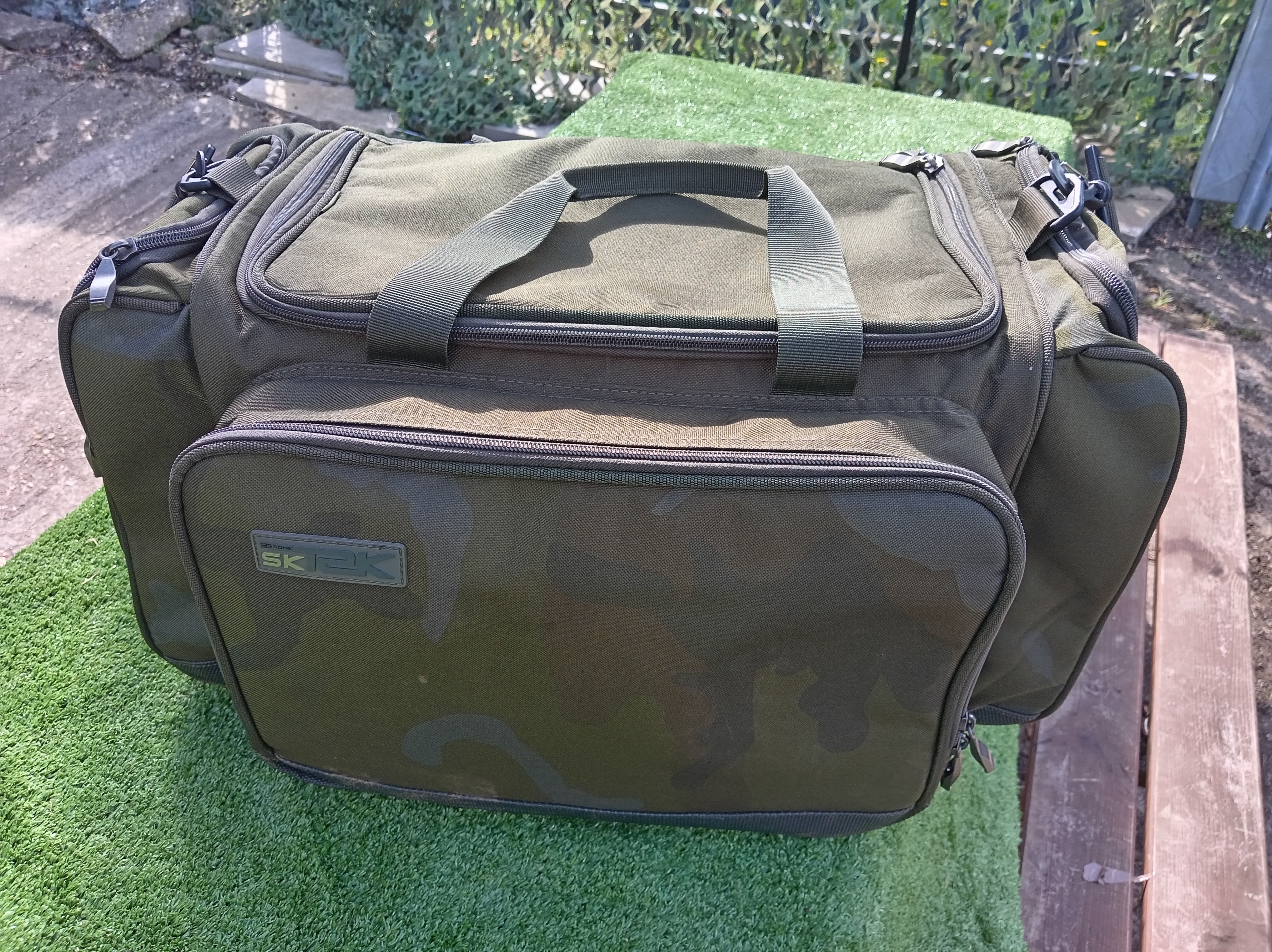 Sonik SK-TEK Medium Carp Fishing Carryall - Used - Padded Luggage & Waterproof Base