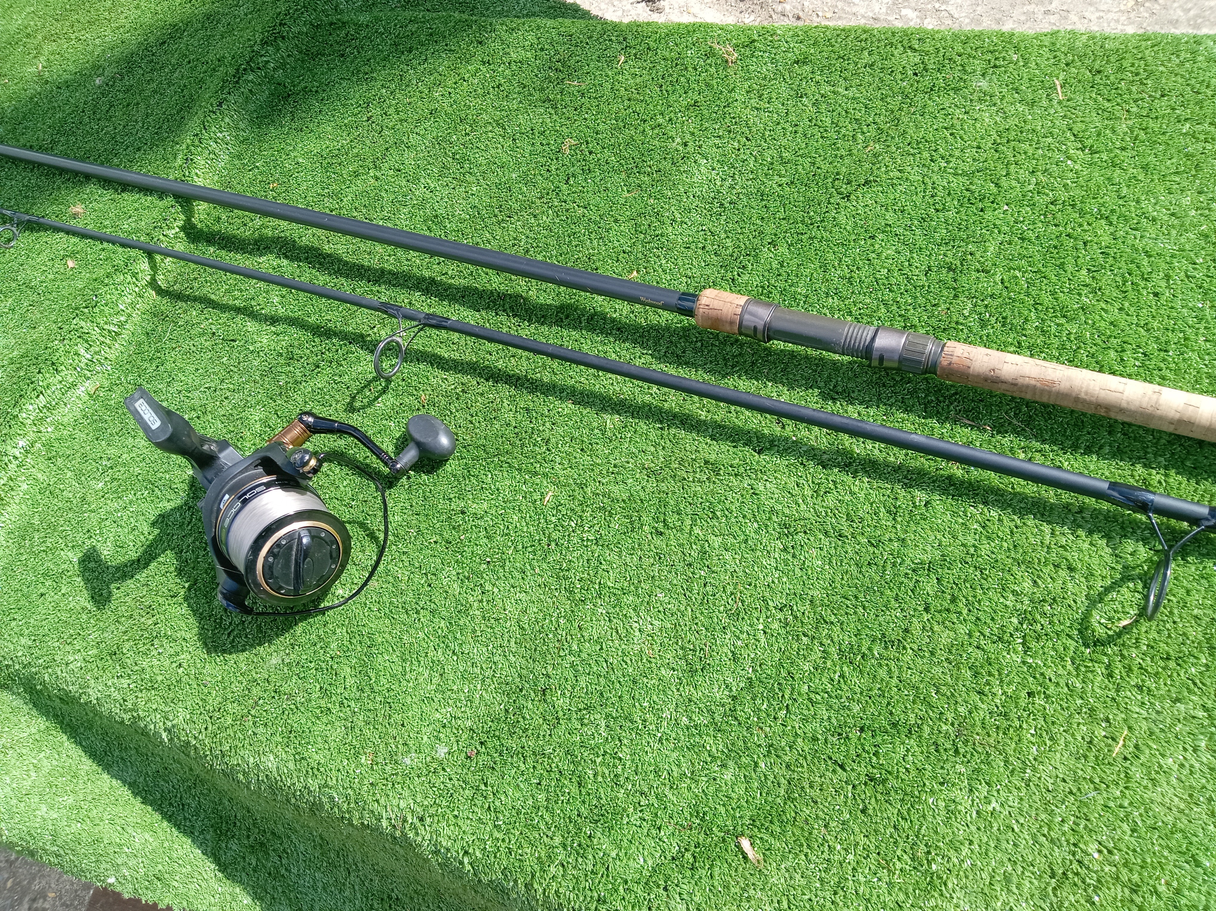 Wychwood Classic 12ft 3lb Carp Rod Cork Handle & Solace 65S FS Runner Reel Set