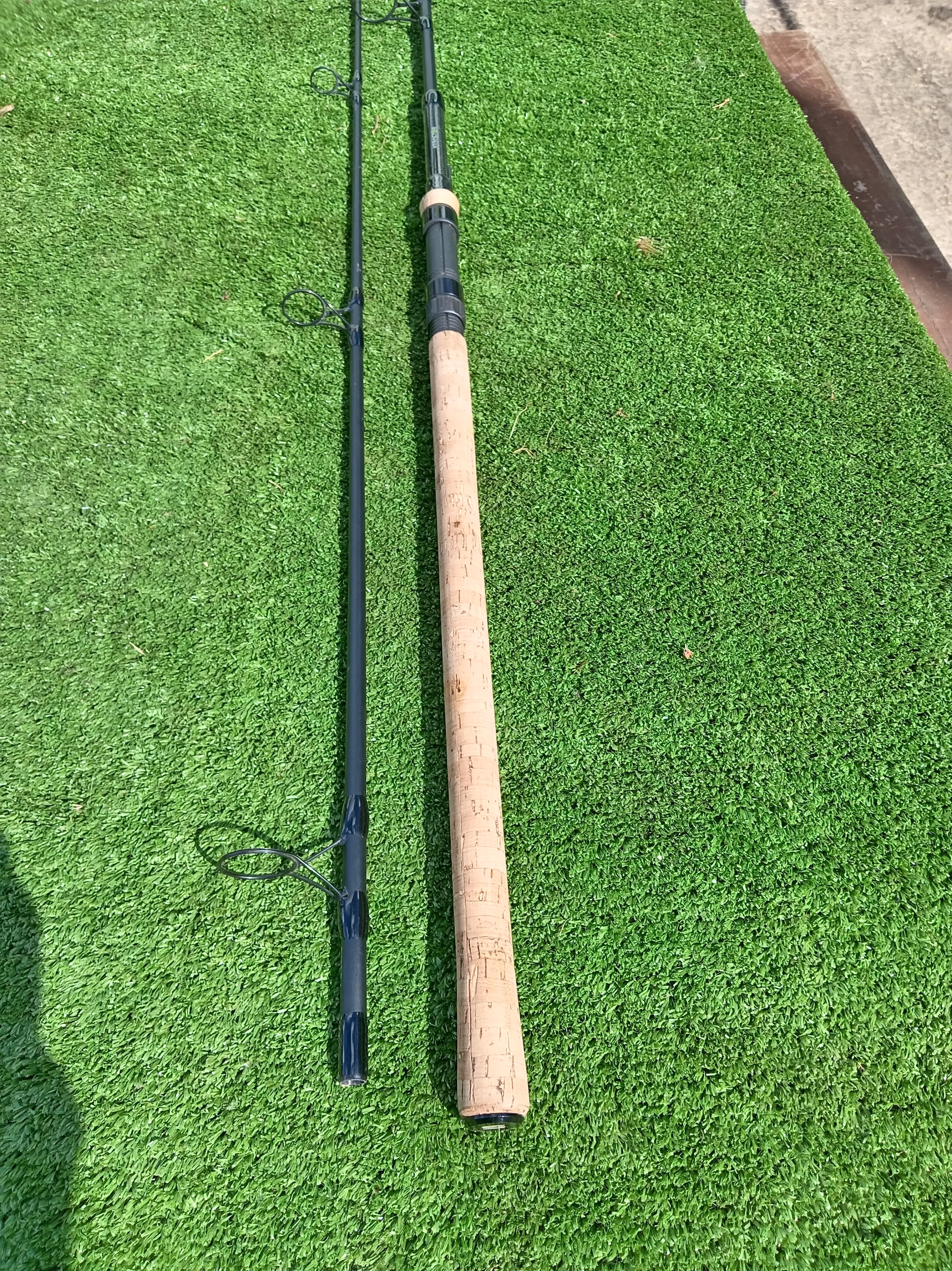 Wychwood Classic 12ft 3lb Carp Rod Cork Handle & Solace 65S FS Runner Reel Set