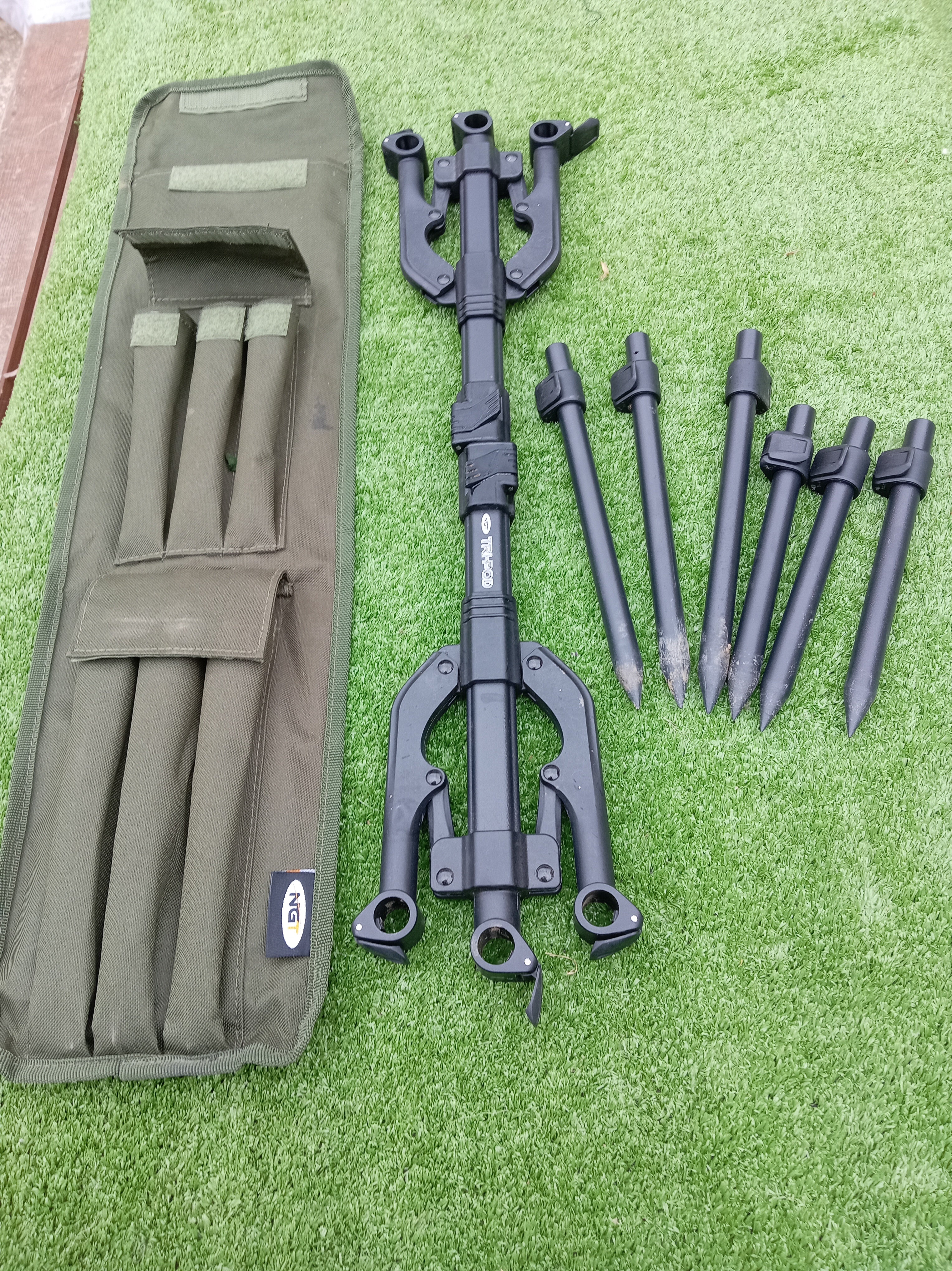 NGT Tri-Pod 3-Rod Carp Fishing Pod In Very Good Lightly Used Cond