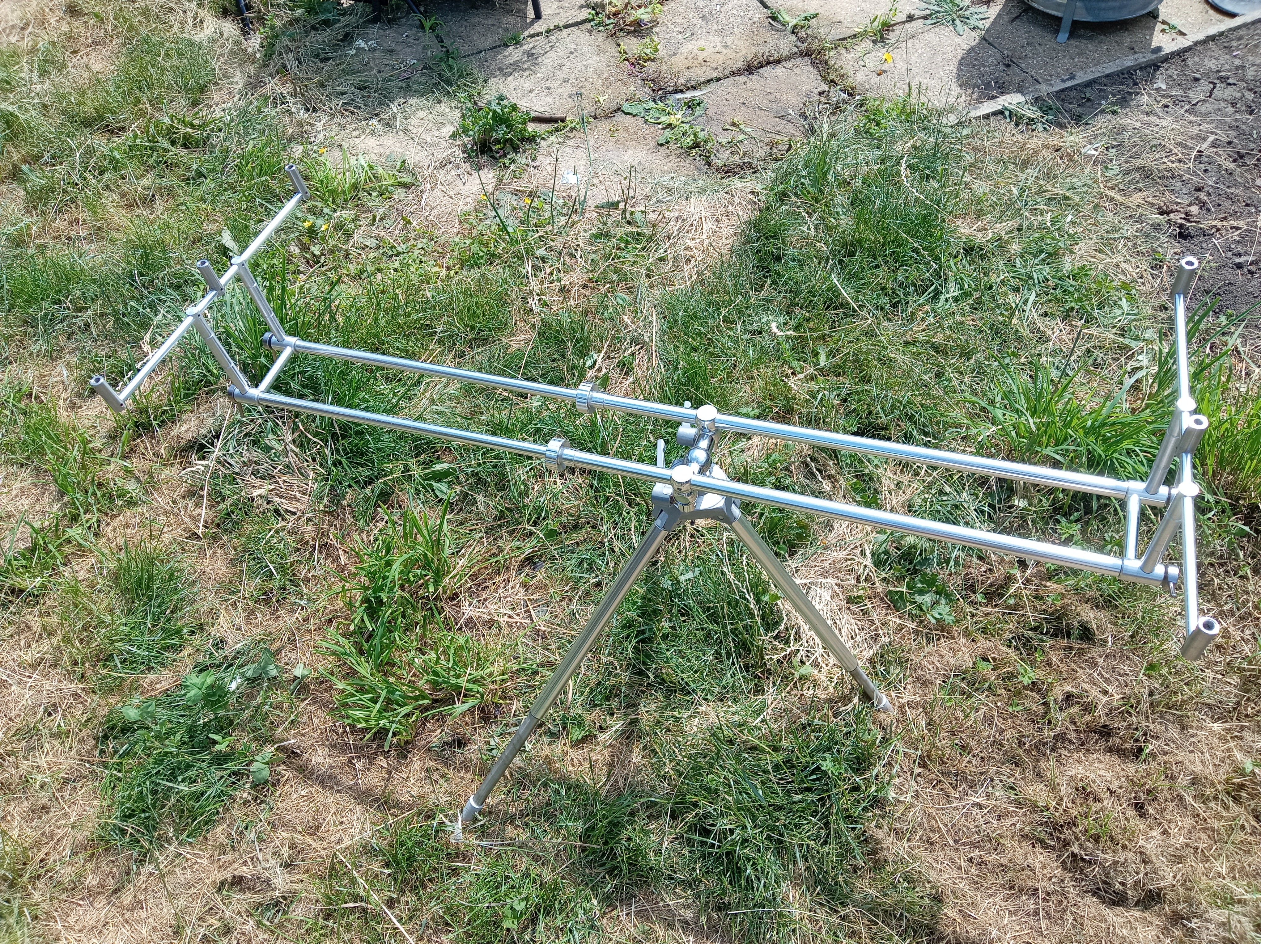 Continental Carp Rod Pod Stable Versatile 3-Rod Fishing Session Setup