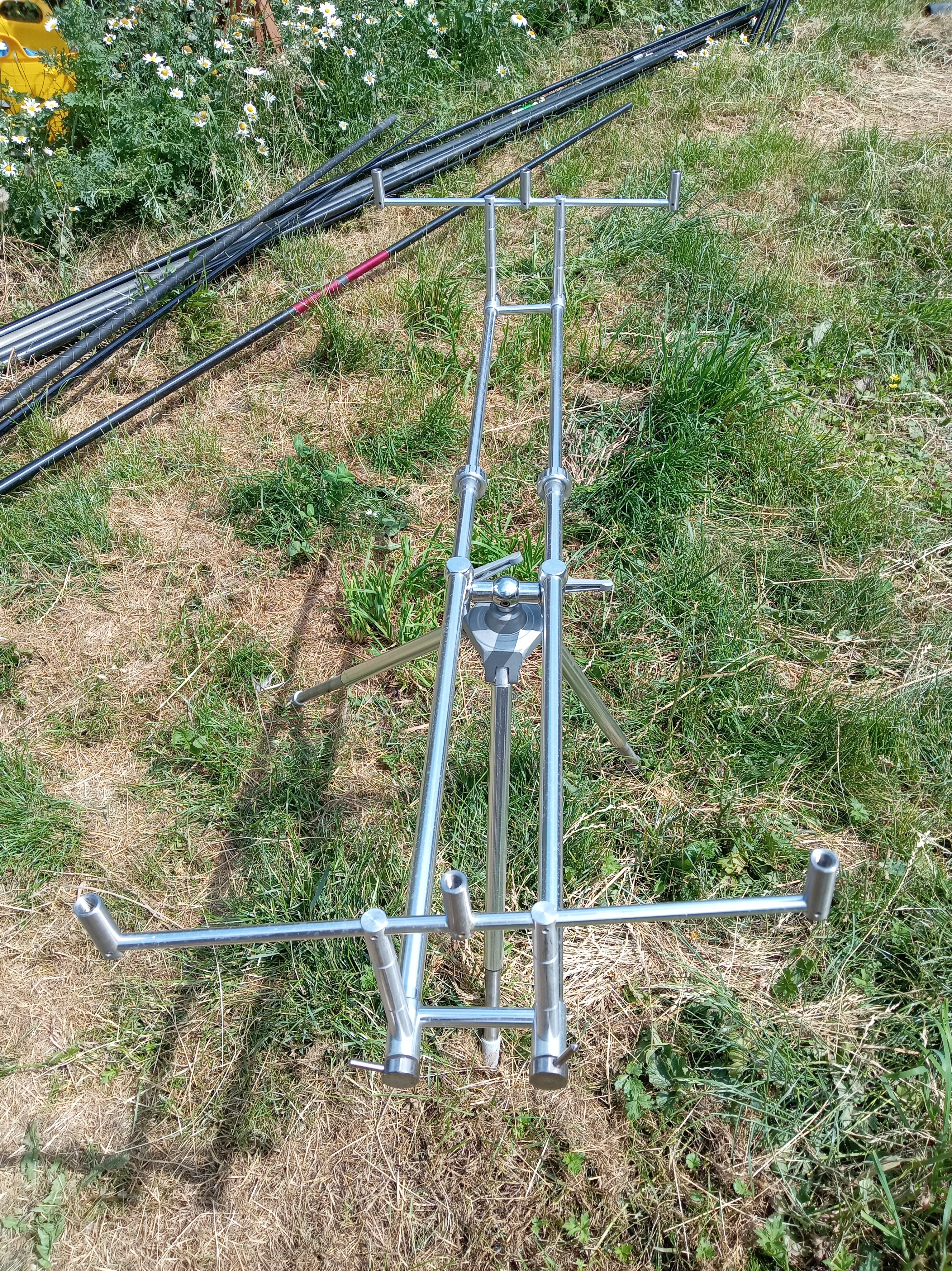 Continental Carp Rod Pod Stable Versatile 3-Rod Fishing Session Setup