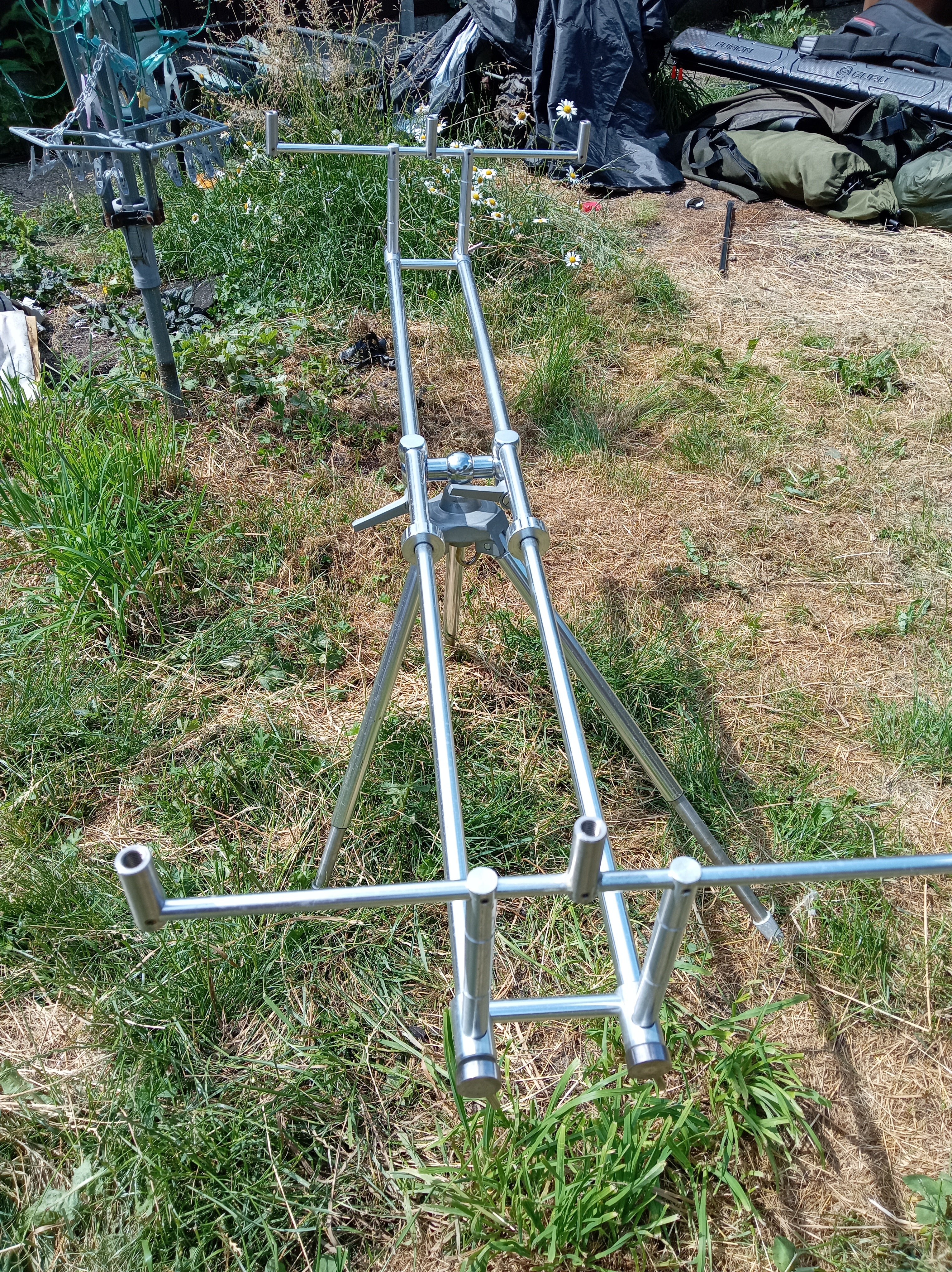Continental Carp Rod Pod Stable Versatile 3-Rod Fishing Session Setup