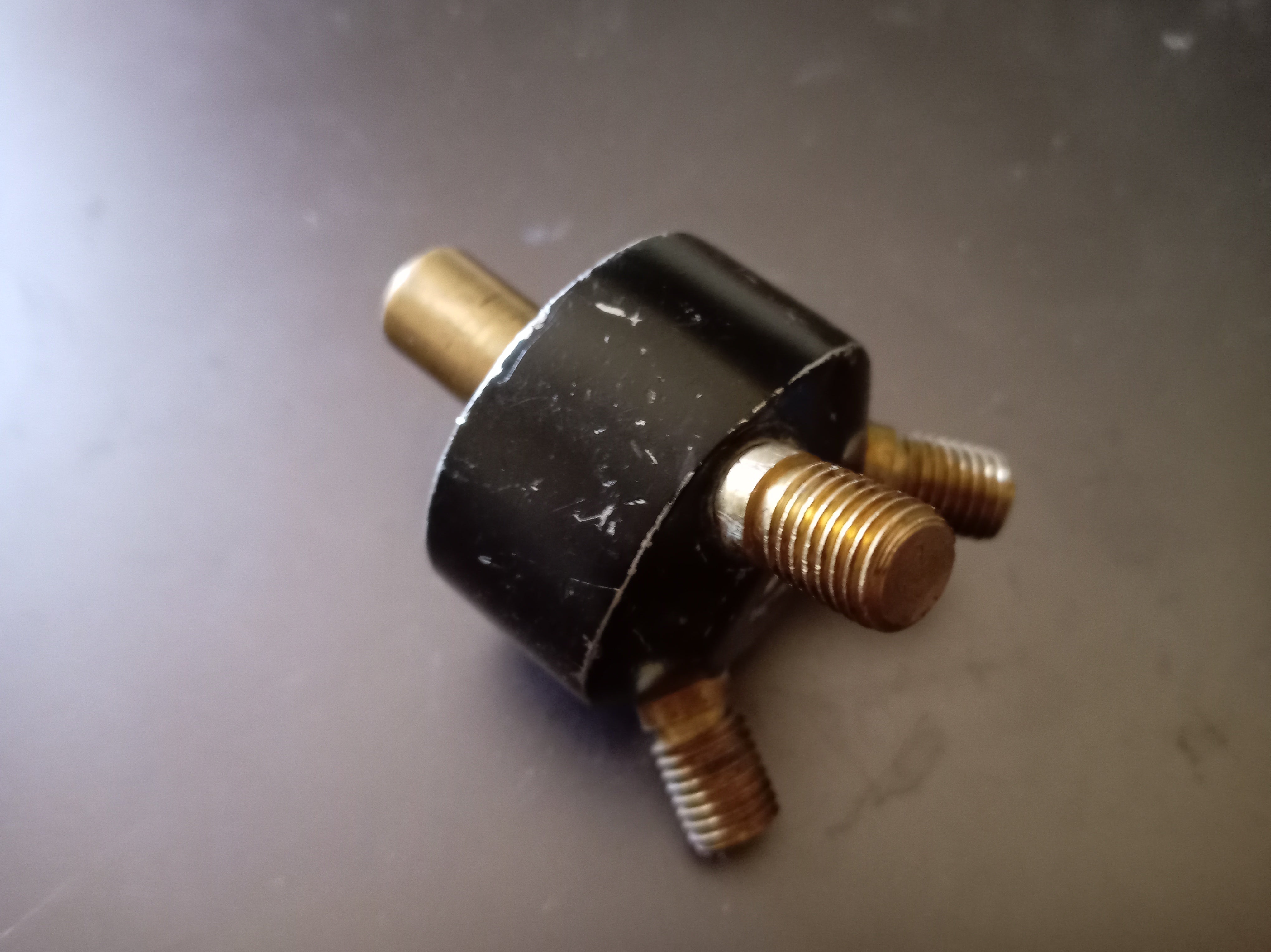 Gardner Triad Multi-Purpose Tripod Adaptor Brass Studs Fishing Tackle