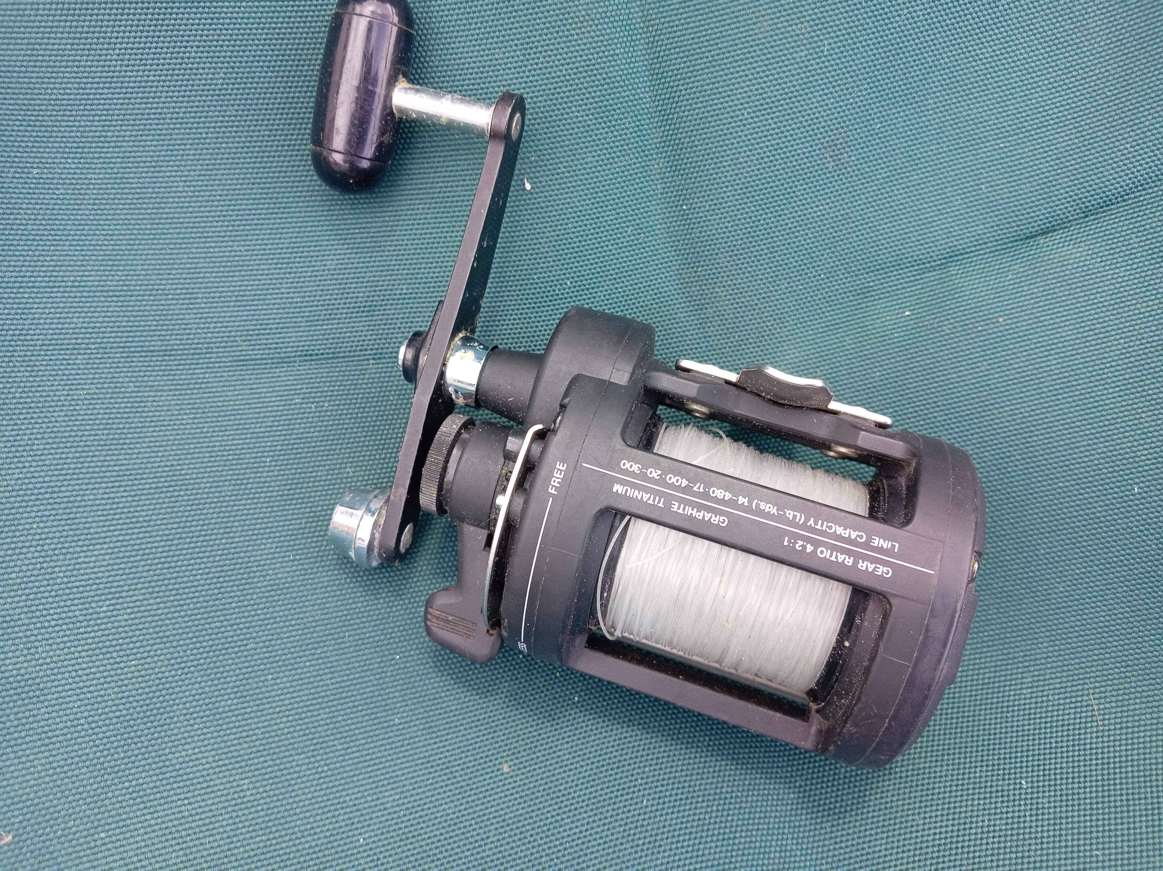 Used Shimano Triton Charter Special TR2000 Lever Drag Boat Reel Level Wind TR 2000