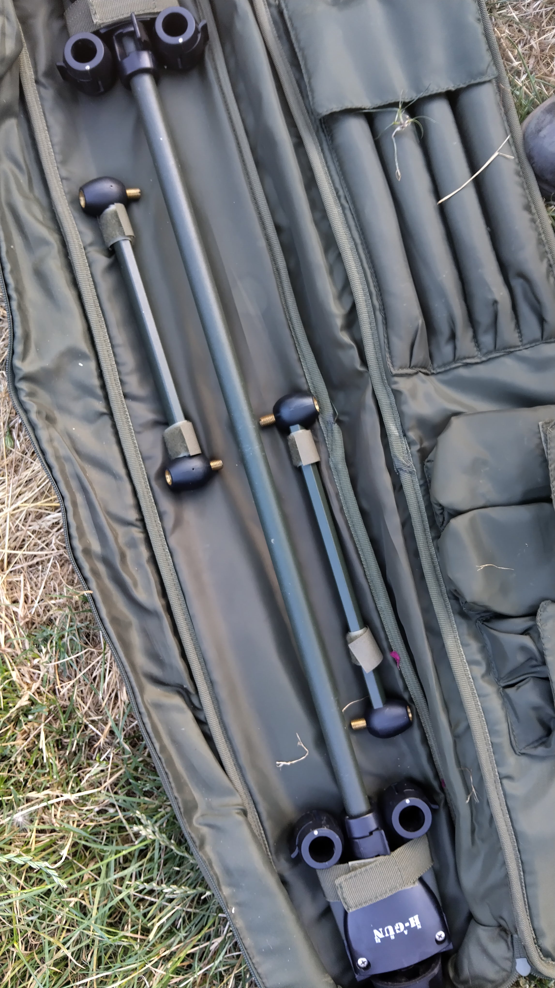 Nash Tackle H Gun 2 Rod Pod Carp Fishing - Excellent Condition