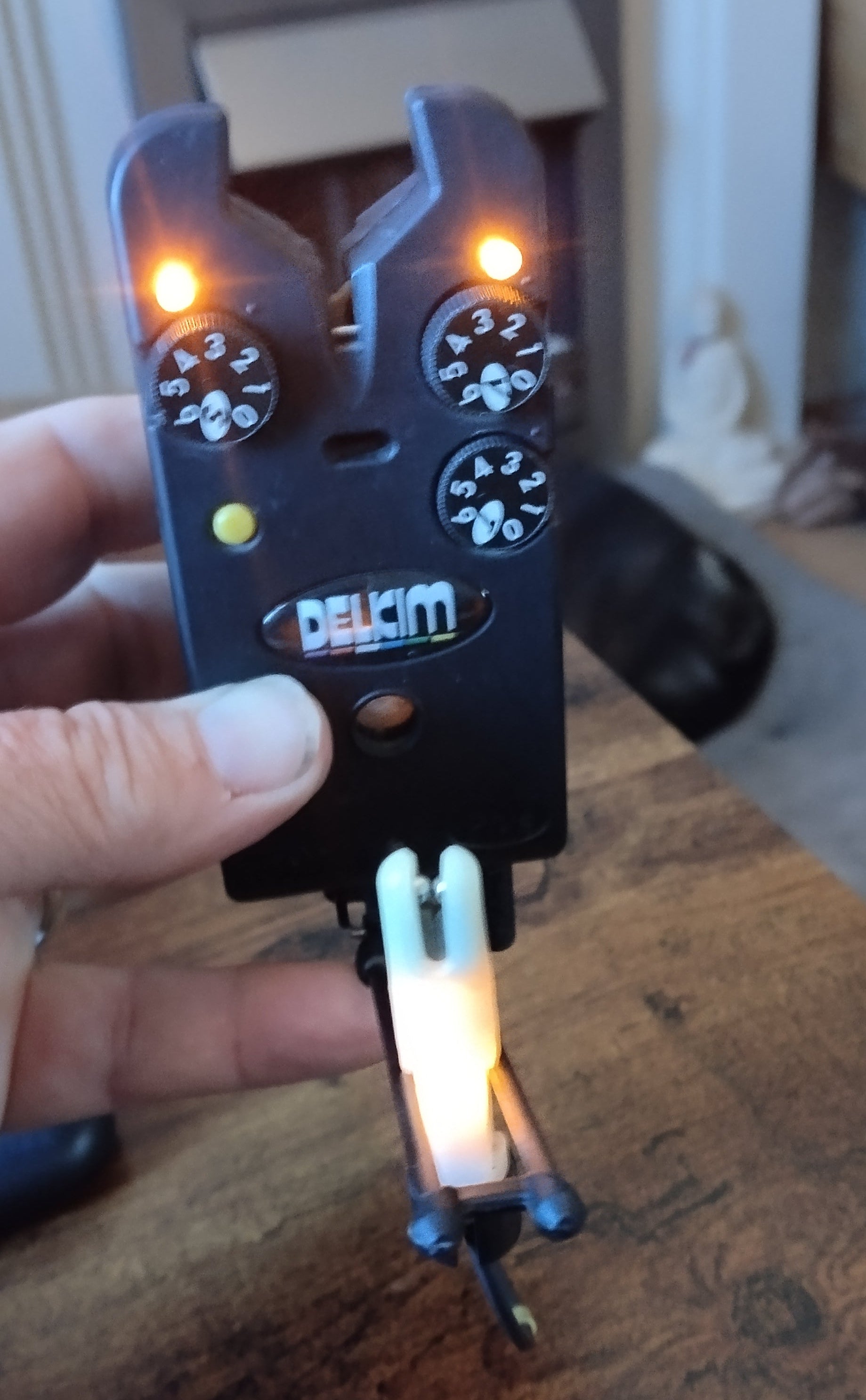 Delkim TXI Plus Bite Alarms Set of 4 with Receiver, hangers and case