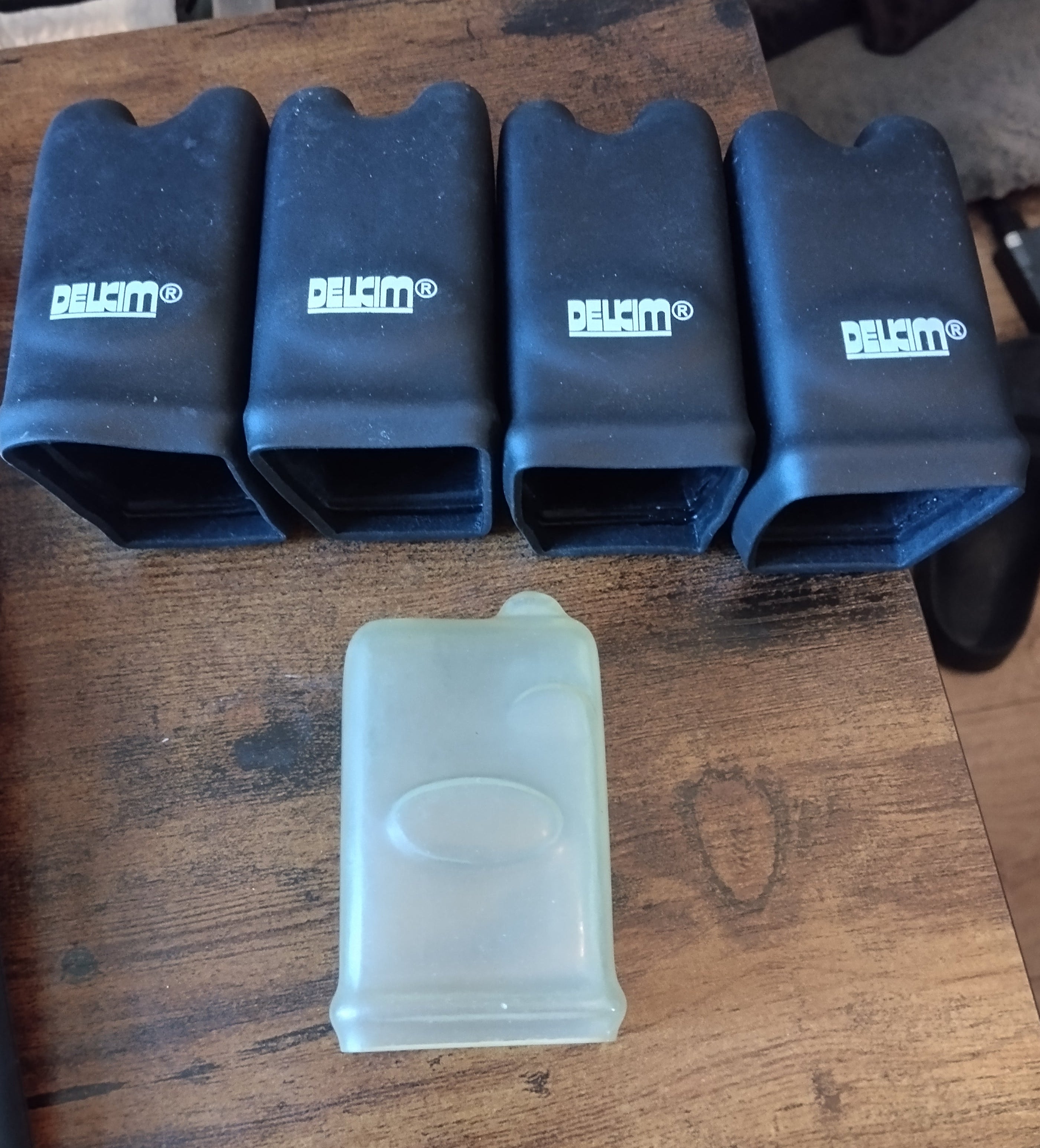 Delkim TXI Plus Bite Alarms Set of 4 with Receiver, hangers and case