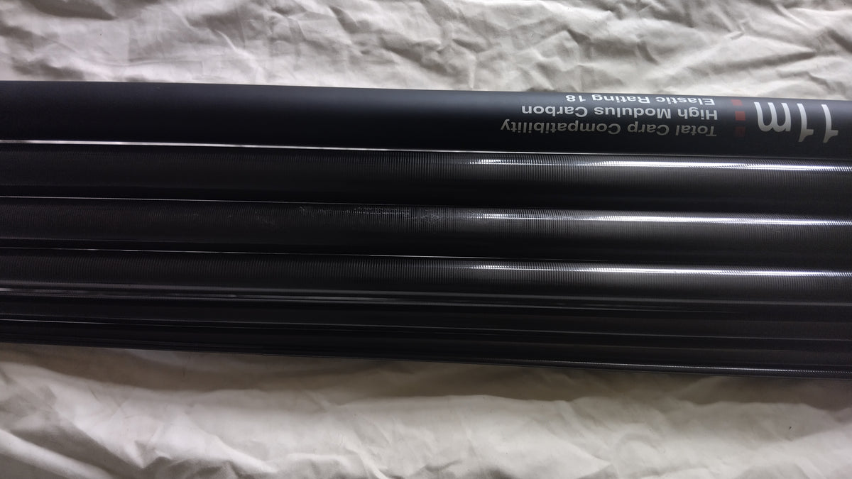 Leeda Assassin II 11m Carp Pole B0025-CMC Elastic 18 + Original Bag Excellent