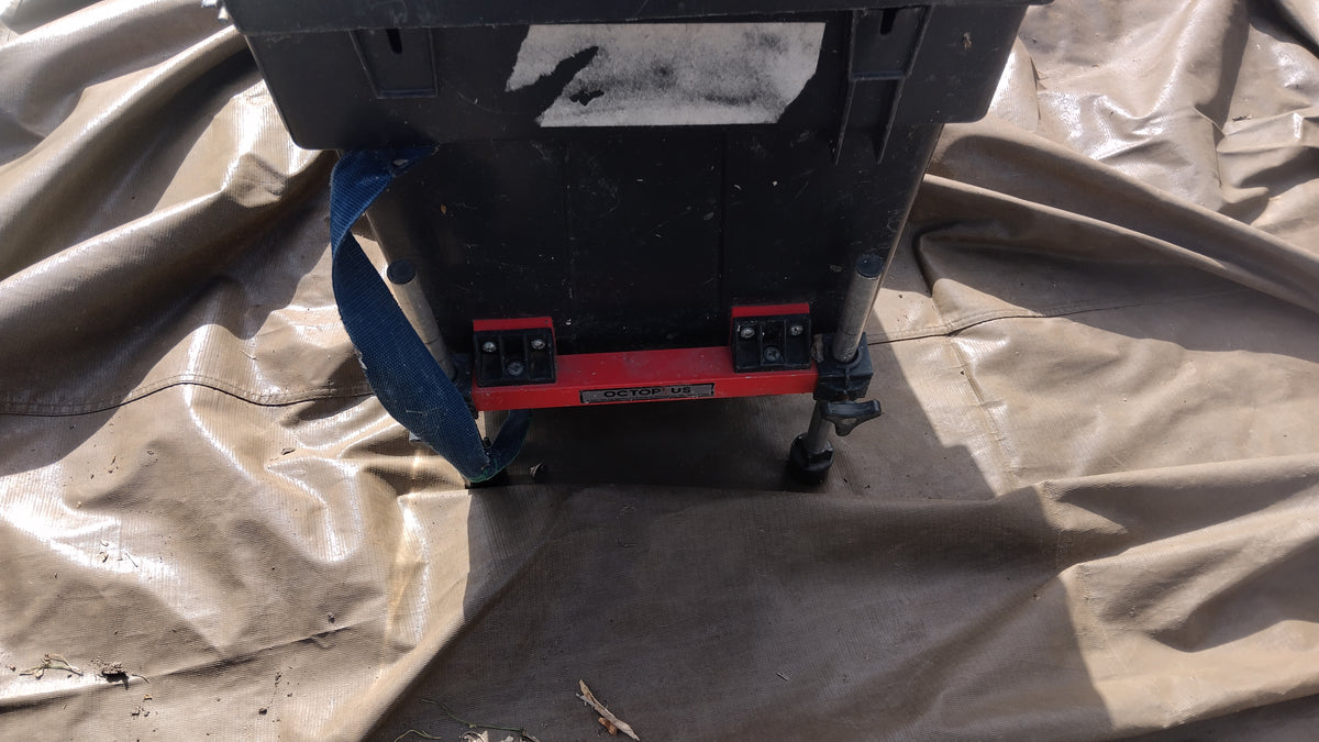 Old School Match Fishing Seatbox with Octoplus Legs