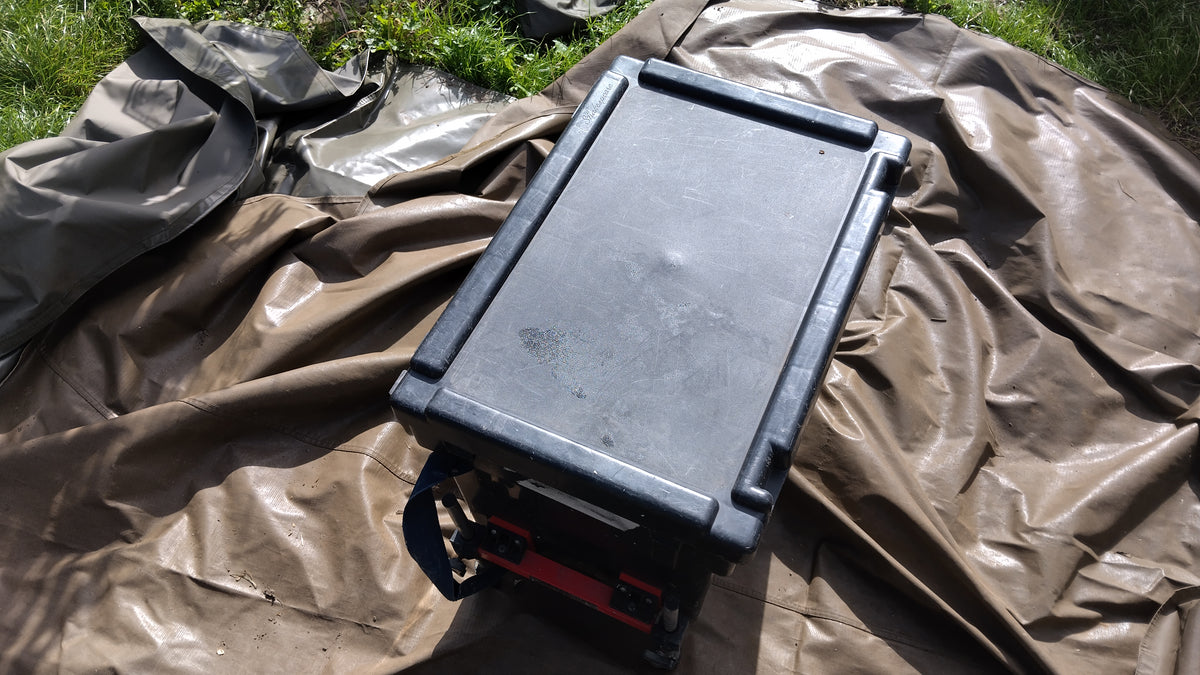 Old School Match Fishing Seatbox with Octoplus Legs