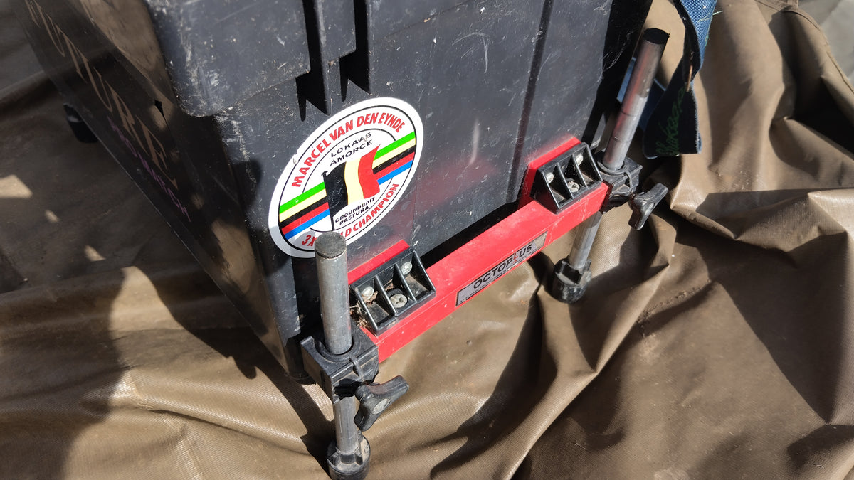 Old School Match Fishing Seatbox with Octoplus Legs