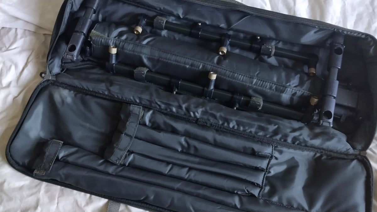 JRC X-Lite 3 Rod Carp Fishing Rod Pod + Buzz Bars & Original Bag Excellent