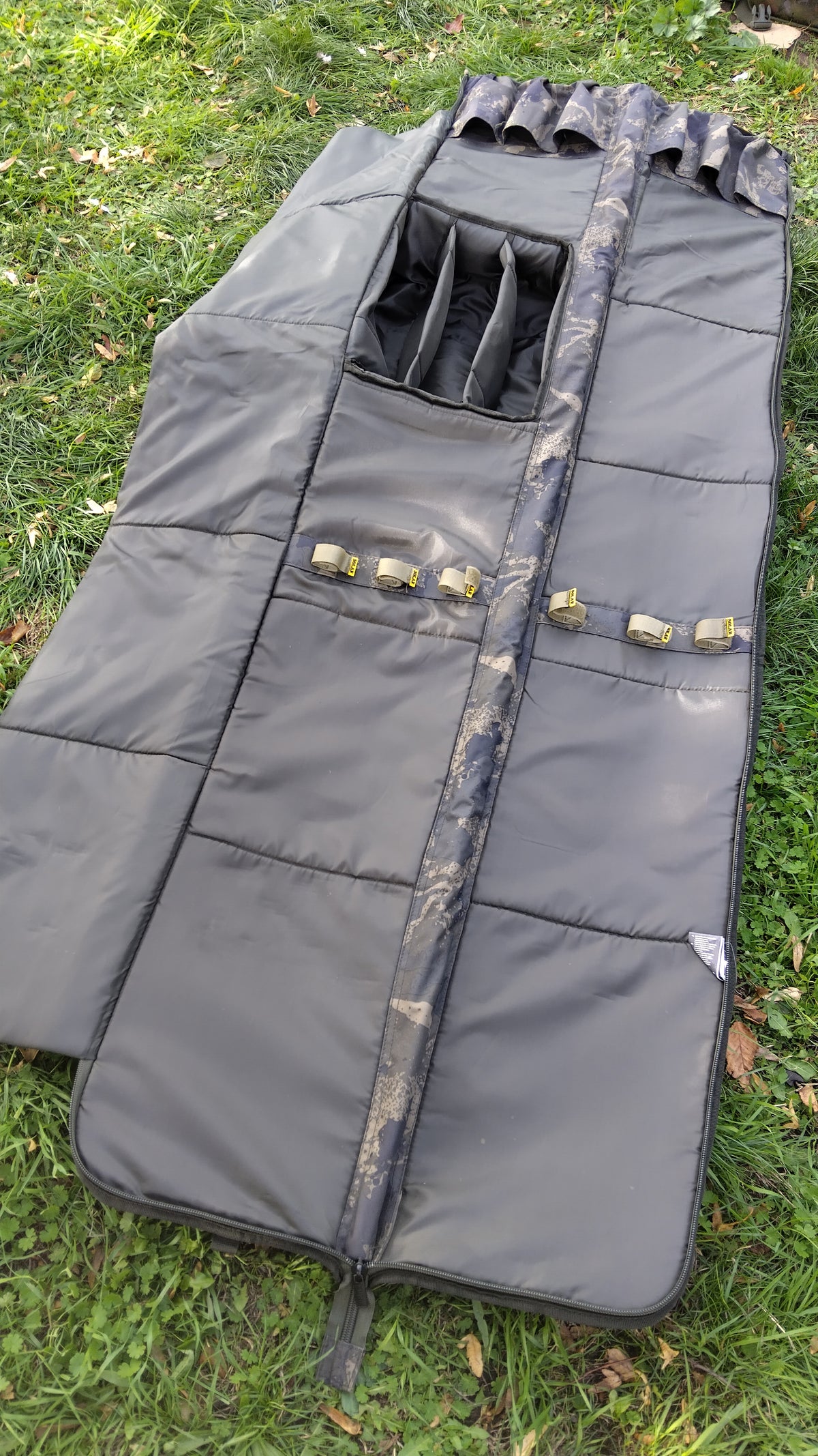 Solar Undercover Camo 12ft 3 Rod Holdall Carp Fishing Padded Rod Bag