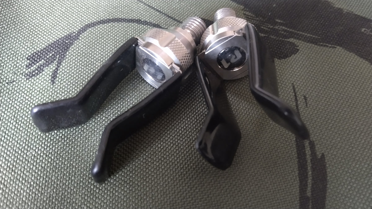 Pair Solar P1 Center-Loc Adjustable Butt Grips Back Rests Carp Fishing VGC