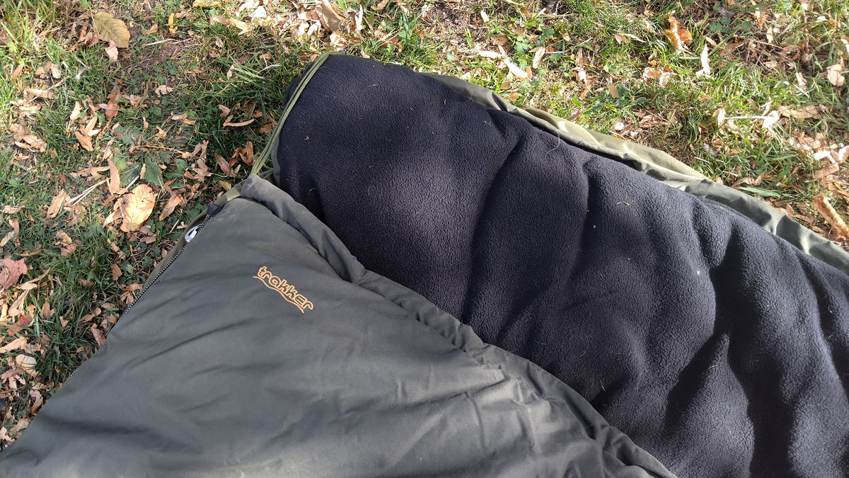 Trakker 5 Season Sleeping Bag & Fleece Lined Bedchair Cover Carp Fishing