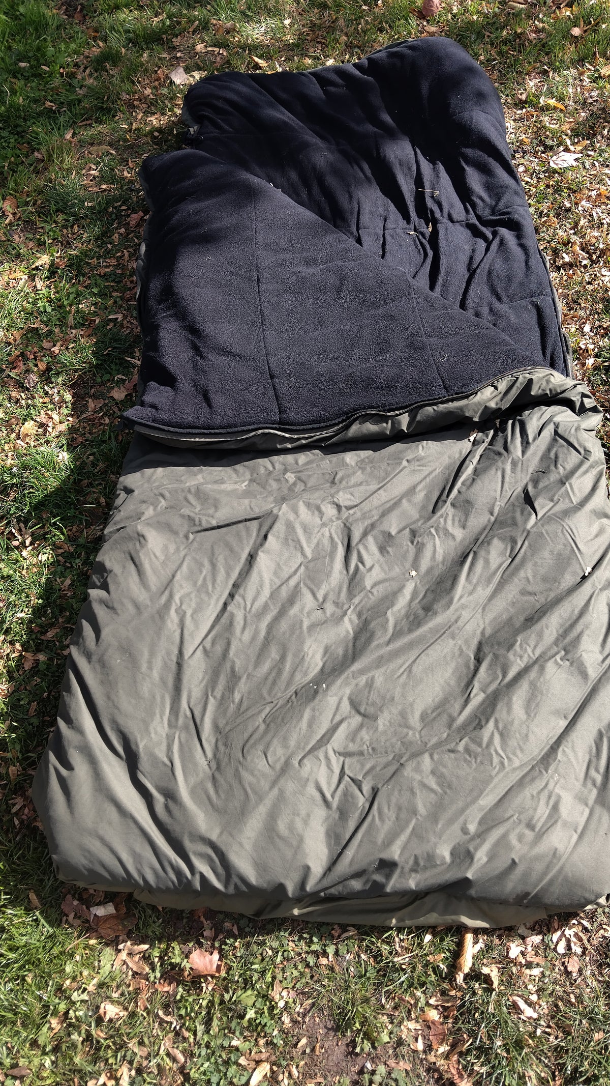 Trakker 5 Season Sleeping Bag & Fleece Lined Bedchair Cover Carp Fishing