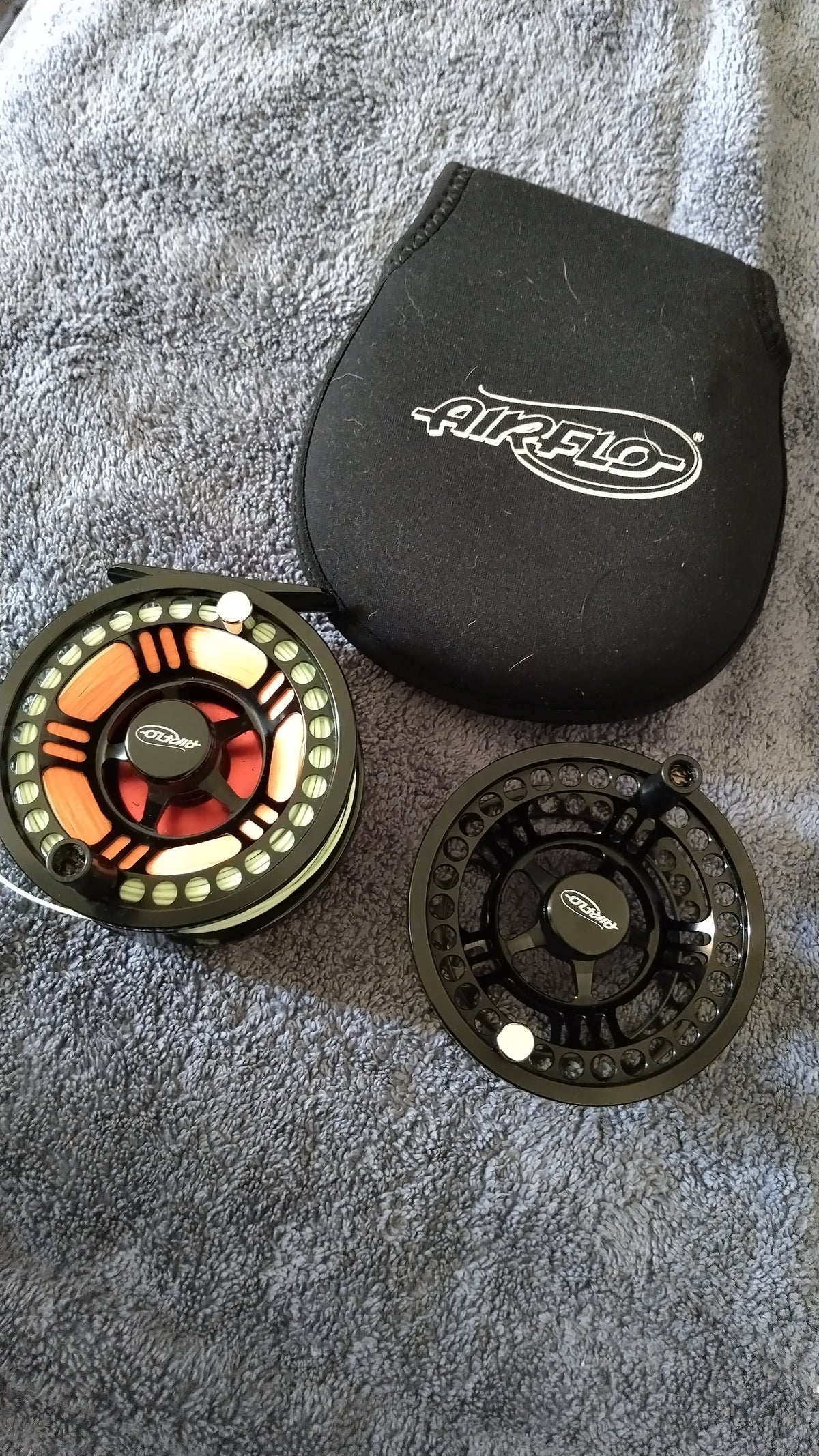 Airflo V-Lite 5/7 Fly Fishing Reel with Spare Spool & Neoprene Pouch