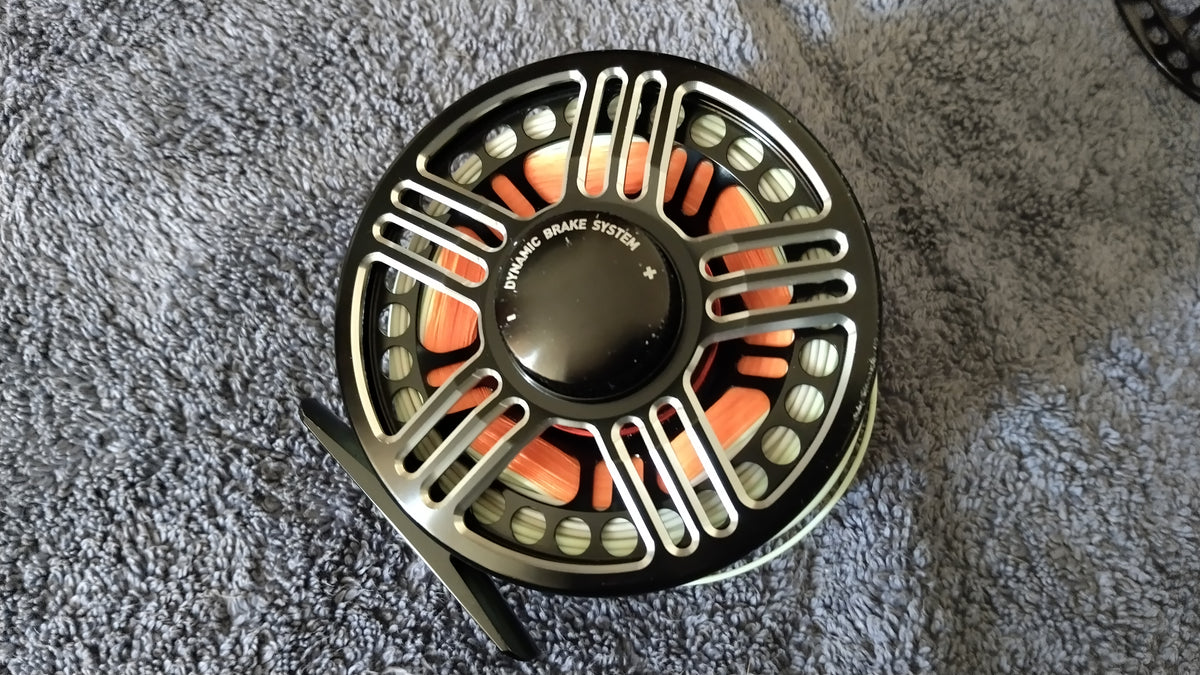 Airflo V-Lite 5/7 Fly Fishing Reel with Spare Spool & Neoprene Pouch