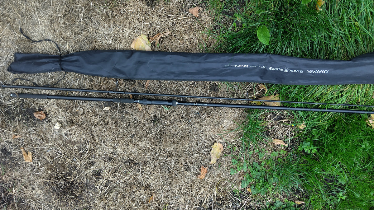 Daiwa Black Widow Carp Rod 12ft 2.75lb BWC2234 Very Good Condition & Original Bag