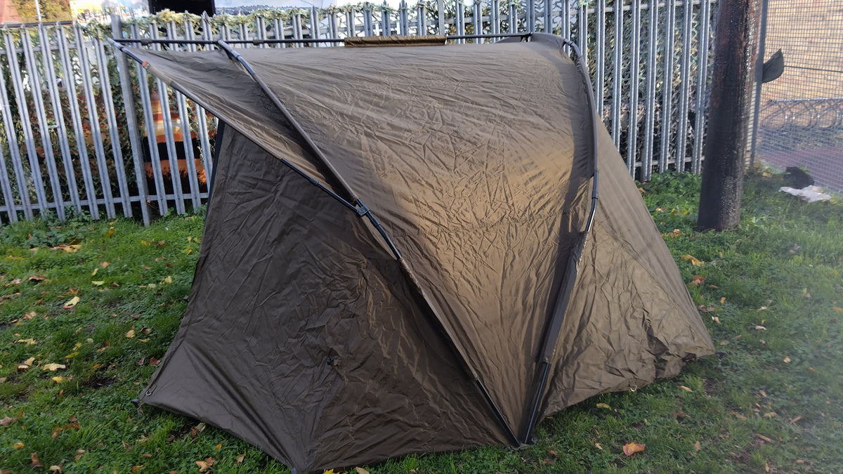 Fox EOS 2 Man Carp Fishing Bivvy with Pegs & Groundsheets Barely Used