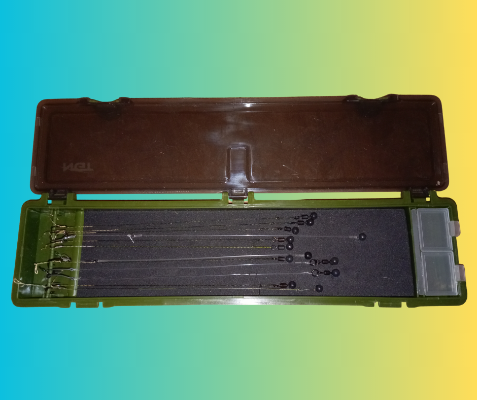 12x Pre-Tied Carp Rigs + Rig Board | Choice of patterns | Barbed/Barbless