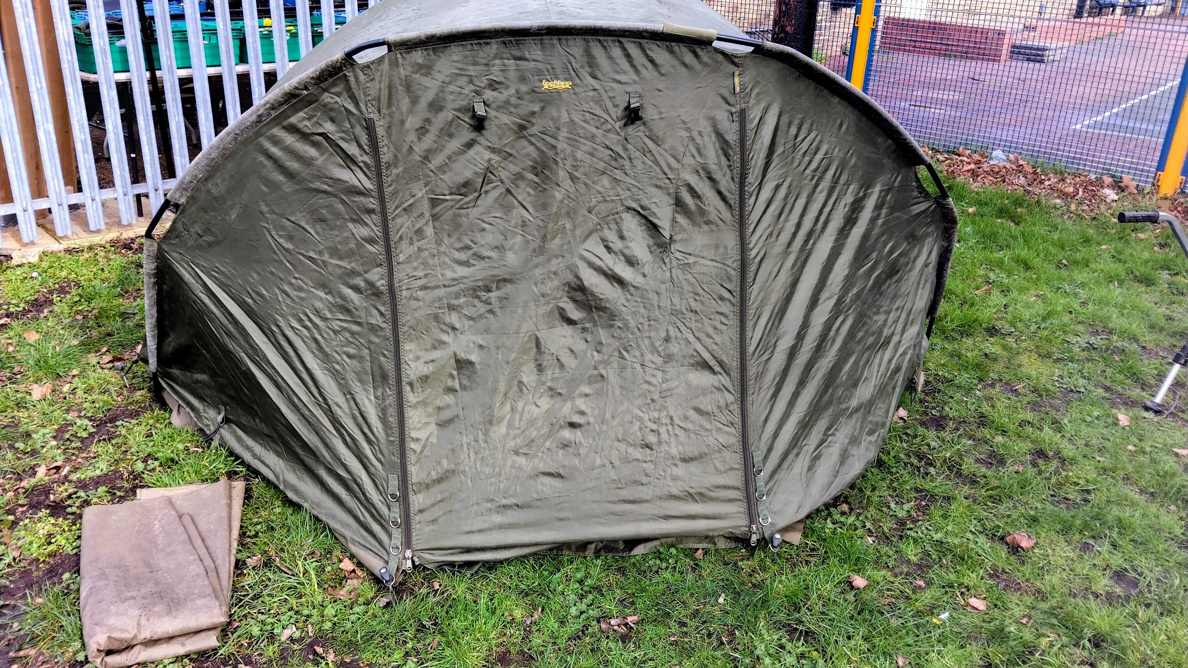 Trakker Pramhood Carp Bivvy with Overwrap and Groundsheet | Waterproof 1-Man Shelter