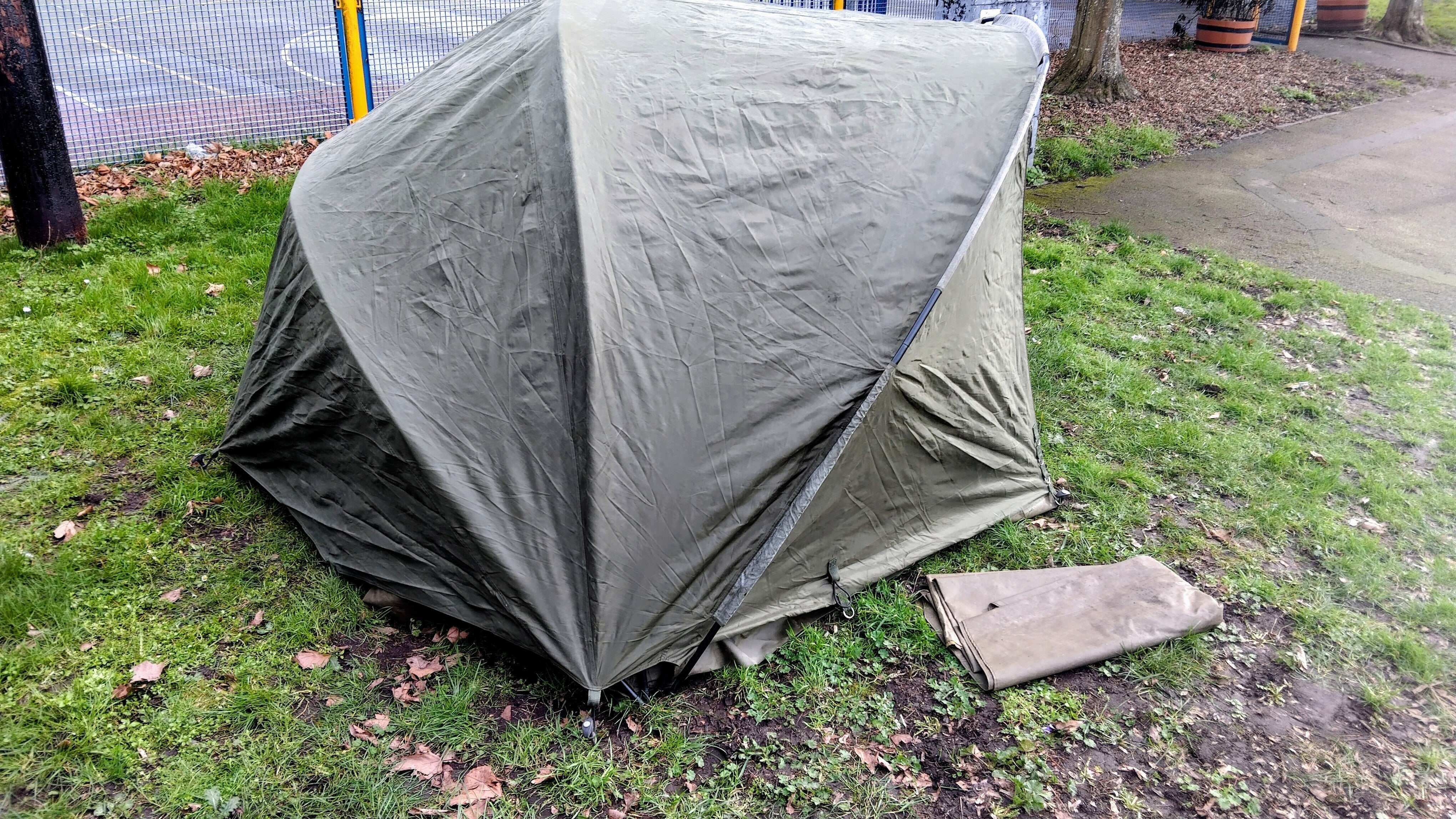 Trakker Pramhood Carp Bivvy with Overwrap and Groundsheet | Waterproof 1-Man Shelter