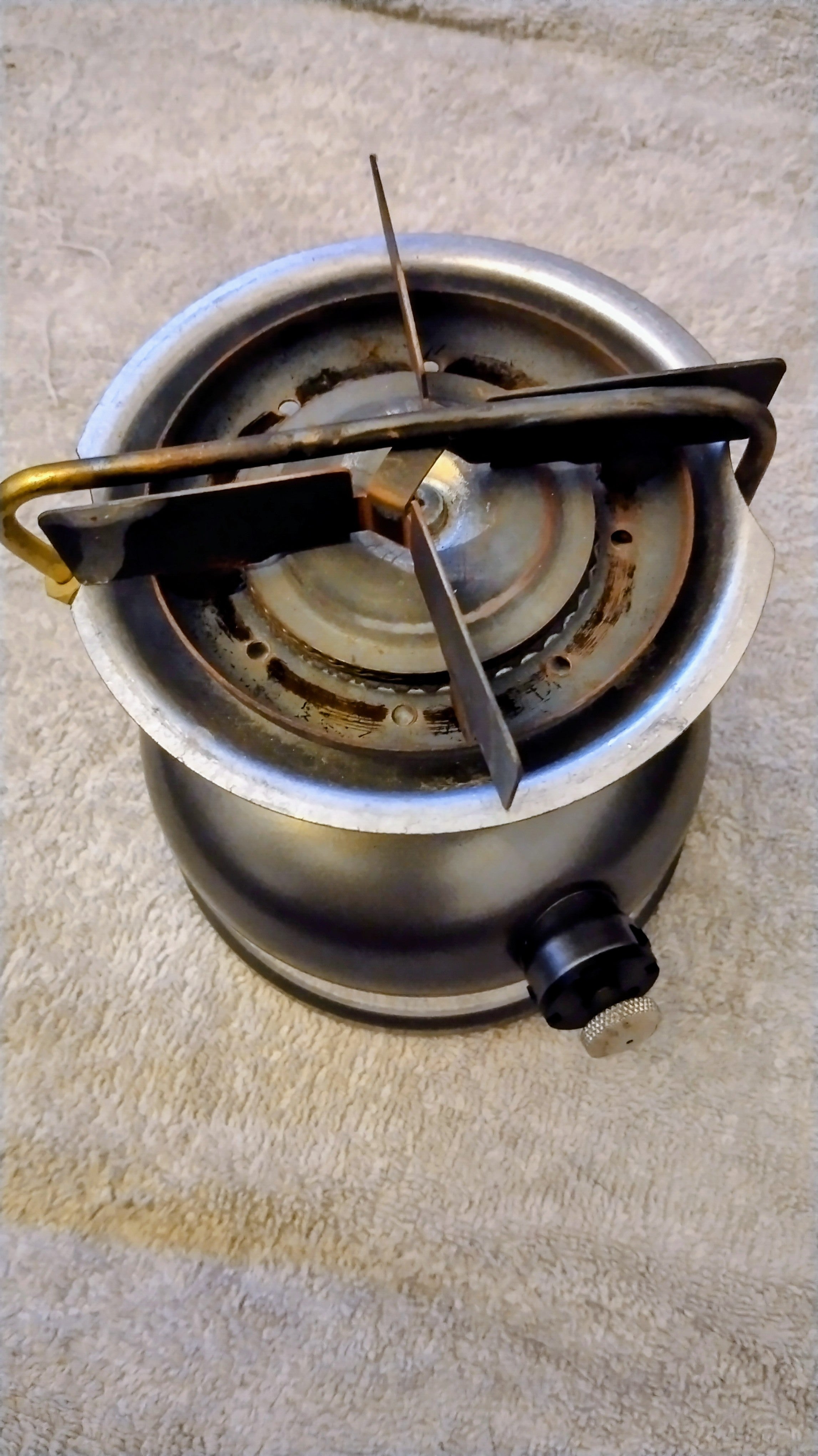 Coleman 533 Unleaded Dual Fuel Camping Stove 3 Fuel Bottles Funnel Ex Condition