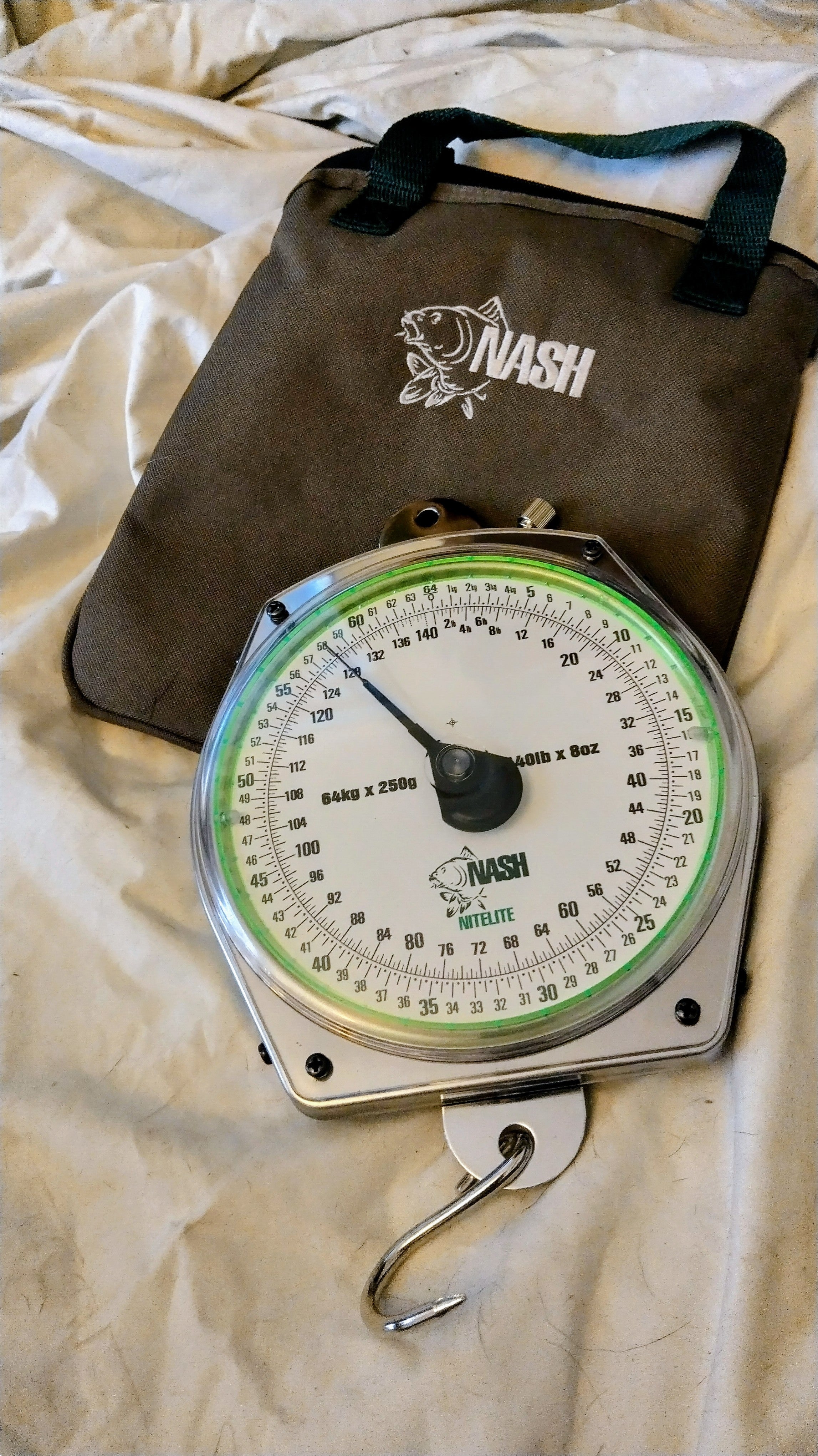 Nash Nitelite 140lb x 8oz Dial Scales with Padded Pouch & Weigh Bar - Excellent