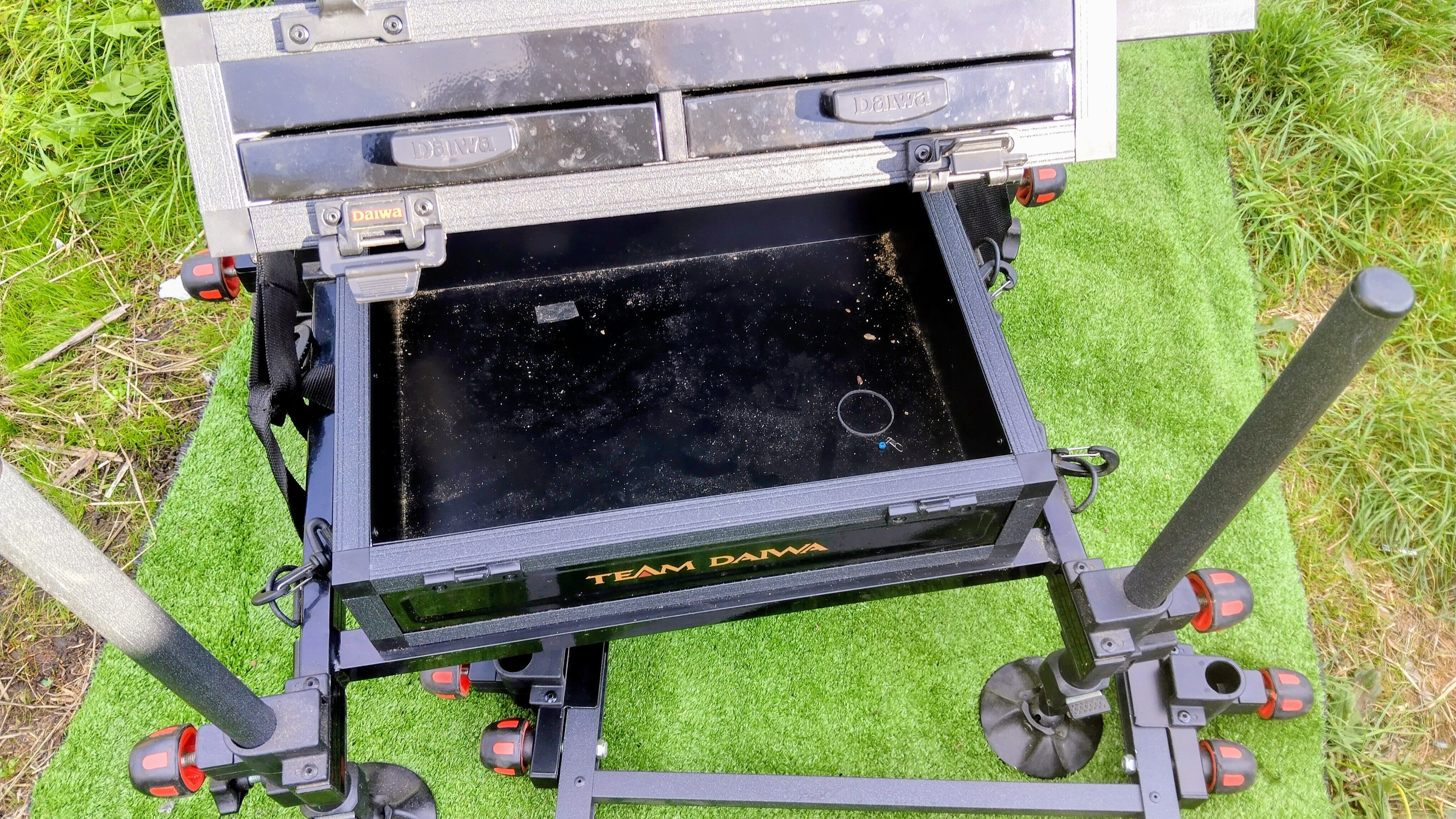 Daiwa 75 Seat Box - Fishing Station - Match Coarse Pole Box + Footplate