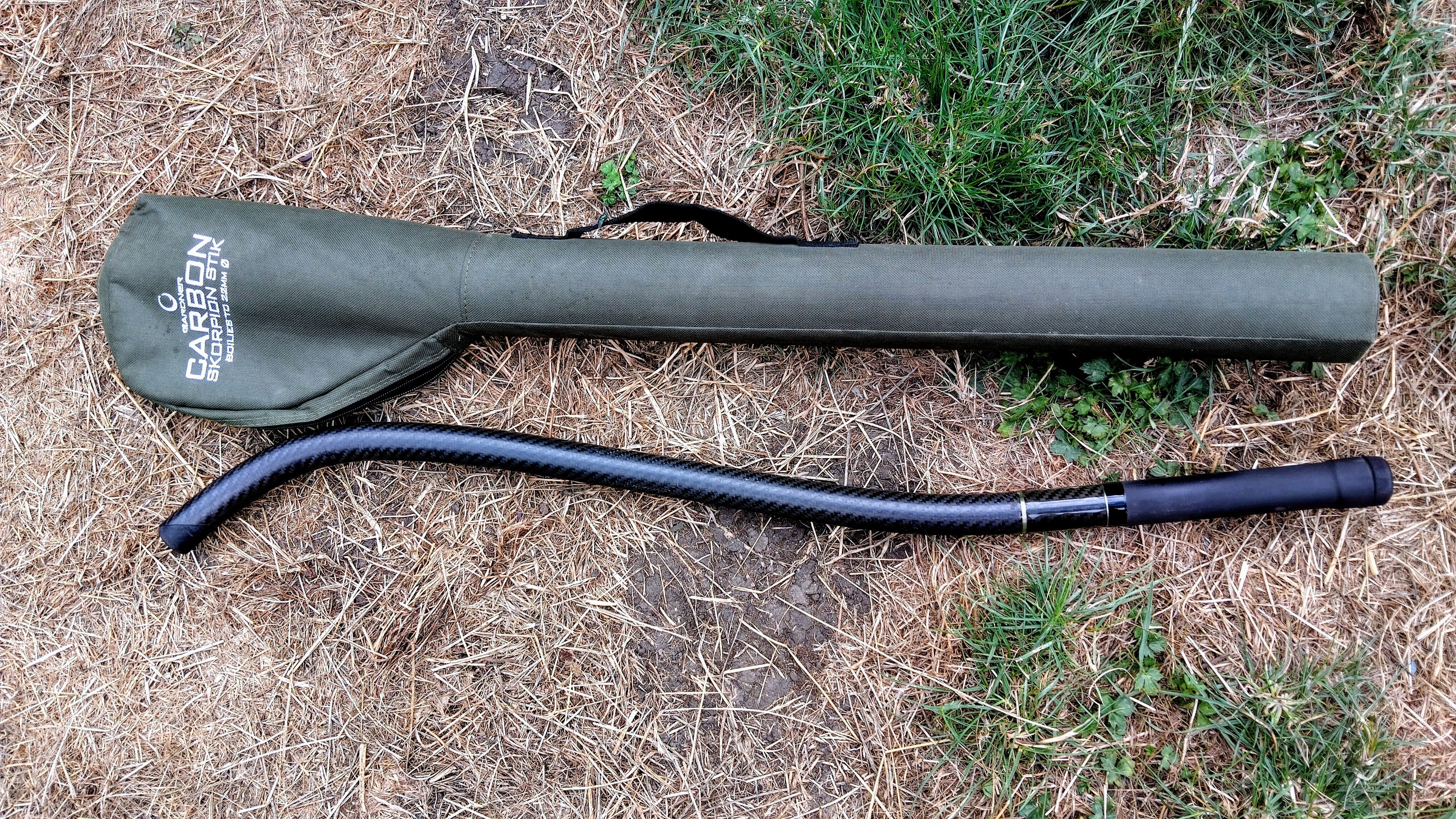Gardner Carbon Scorpion Stik 22mm Throwing Stick Carp Baiting Tool Superb Condition