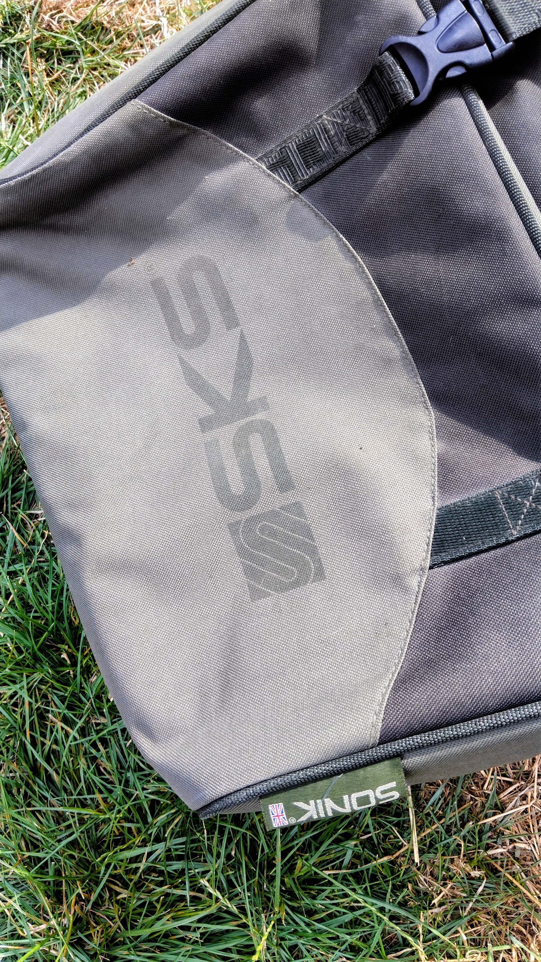 Sonik SKS Foldout Rucksack Luggage Main Compartment Clear Lid Pockets Box Used