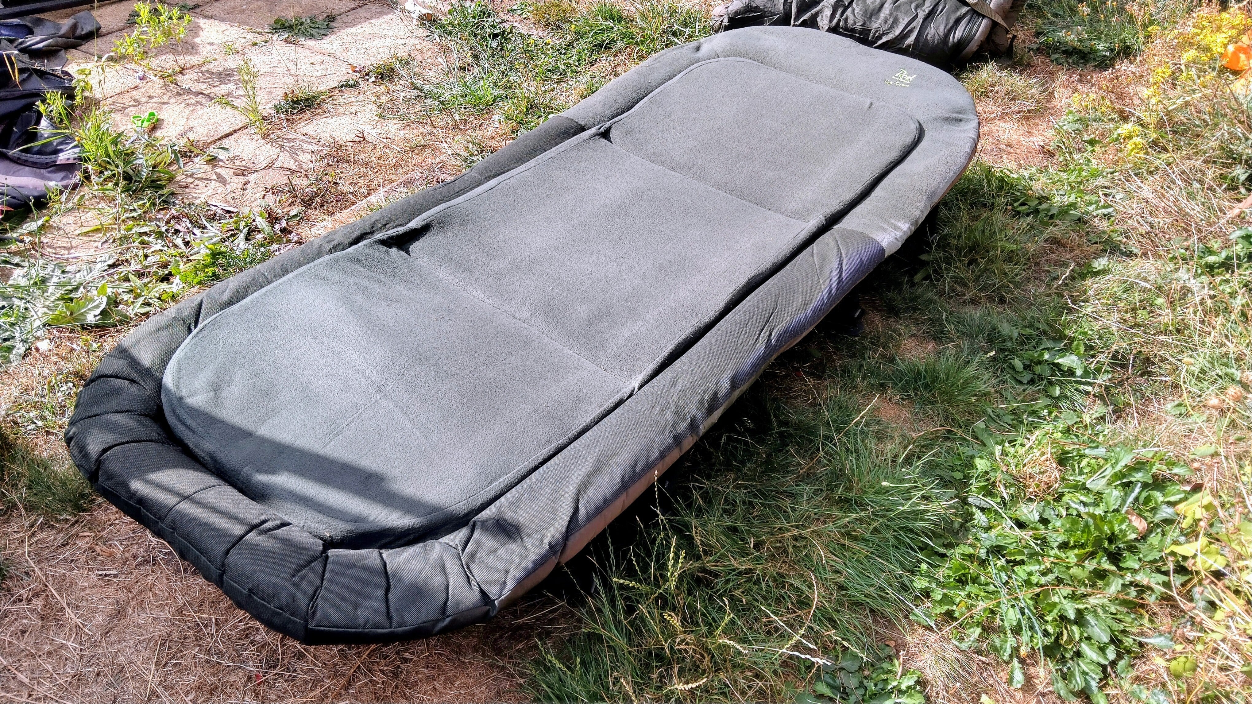 Rod Hutchinson Big Kipper Carp Bedchair 8 Leg Extra Wide Flat Bed Sleep System