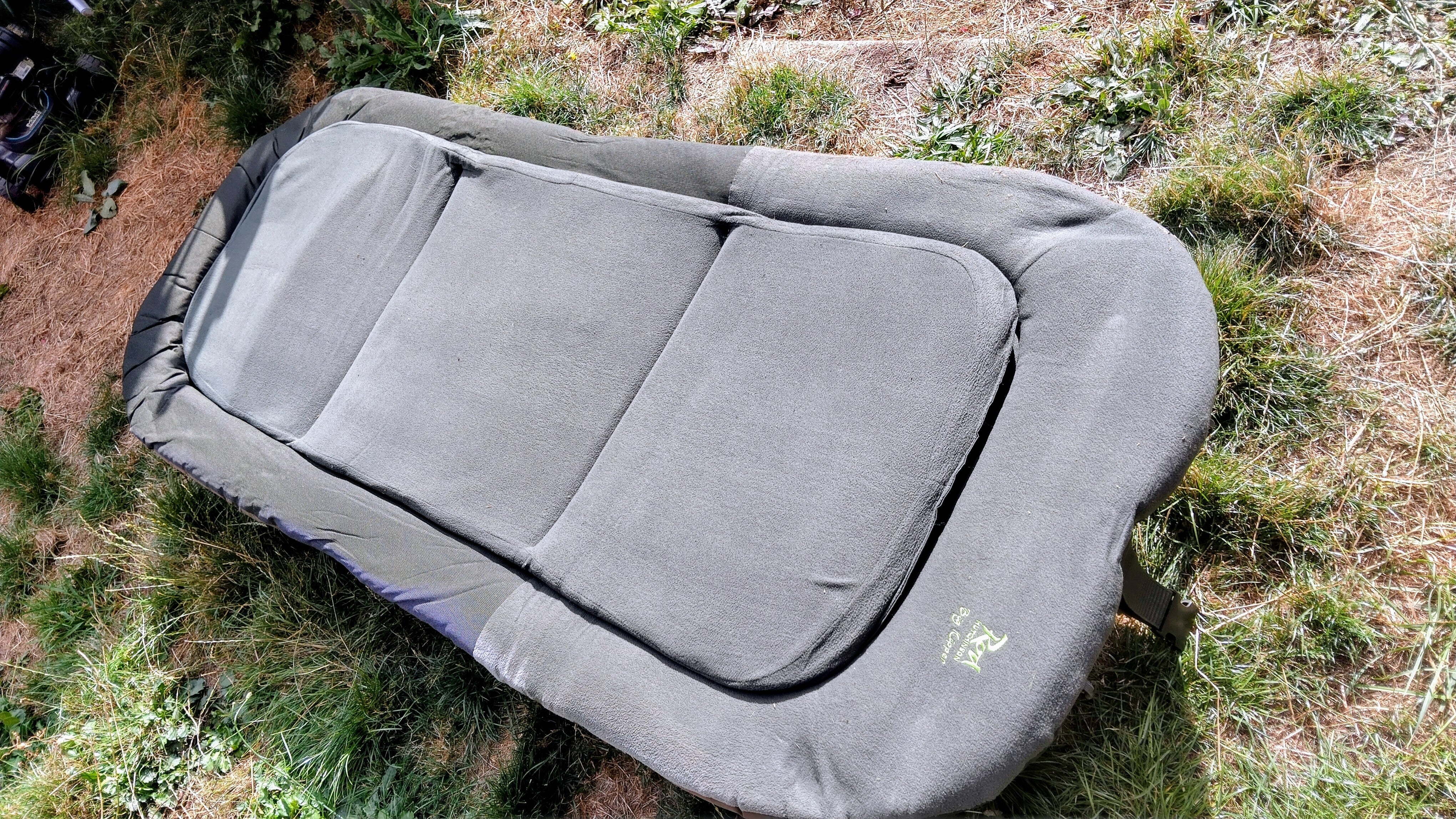 Rod Hutchinson Big Kipper Carp Bedchair 8 Leg Extra Wide Flat Bed Sleep System
