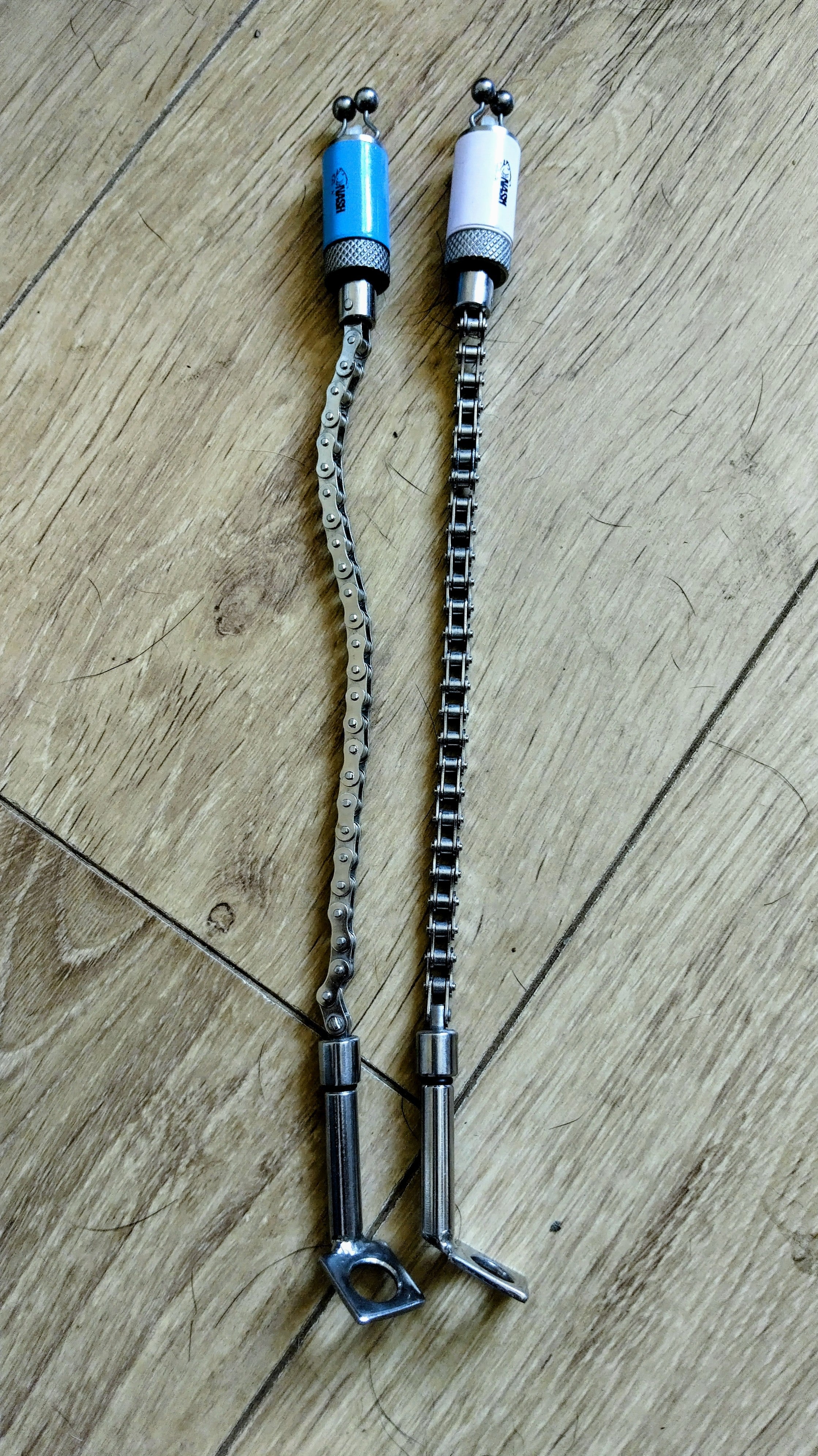 Nash Carp Hangers Bobbins Pair White Blue Bike Chain Hockey Sticks Cult Rare