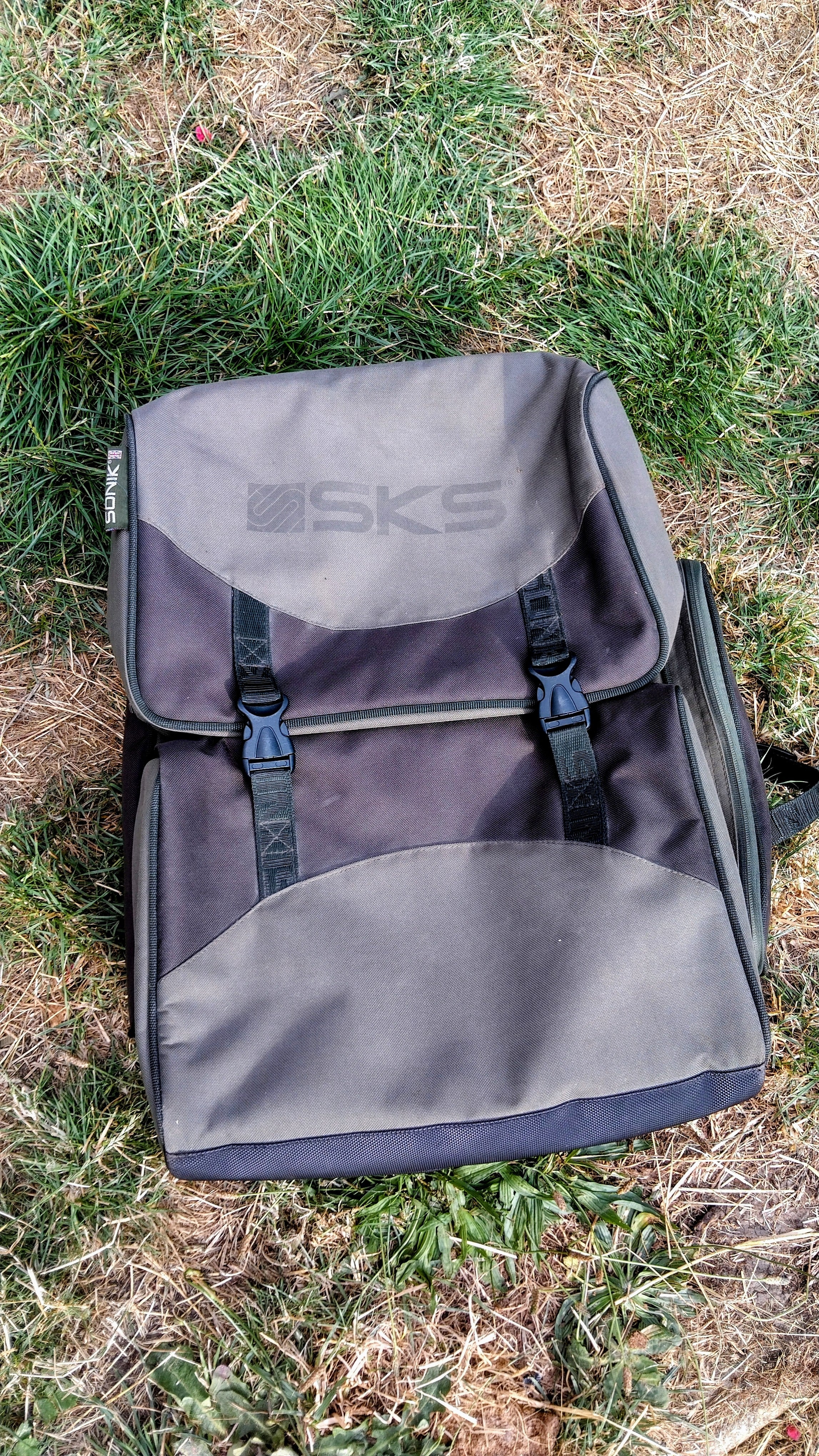 Sonik SKS Foldout Rucksack Luggage Main Compartment Clear Lid Pockets Box Used