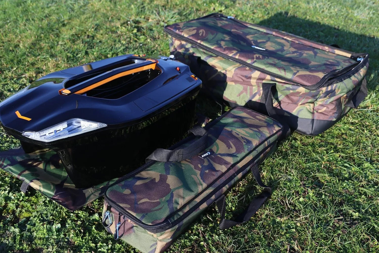 Cult Tackle Deluxe XL Boat Bag DPM Camo Carp Fishing Bait Boat Bag